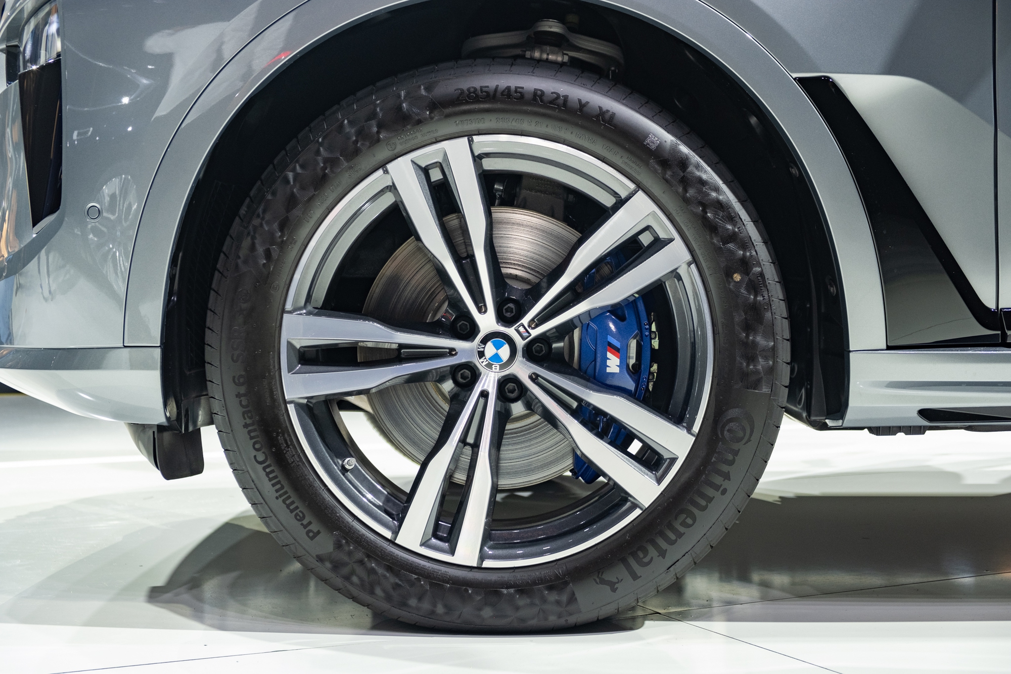 BMW X7 thể hiện 'sức trẻ' trong nhóm xe gia đình hạng sang của BCA 2023 - Ảnh 6.
