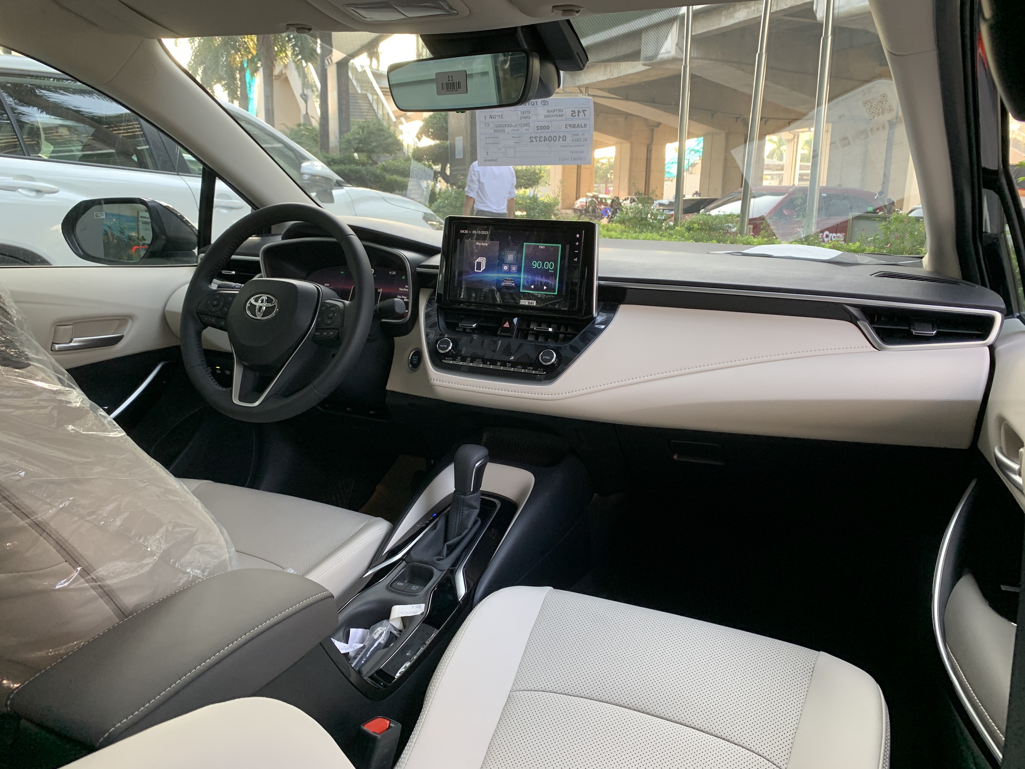 Cận cảnh Toyota Corolla Altis 2023 vừa về đại lý: Bổ sung trang bị an toàn, có đồng hồ tốc độ 'đỉnh' nhất phân khúc - Ảnh 6.