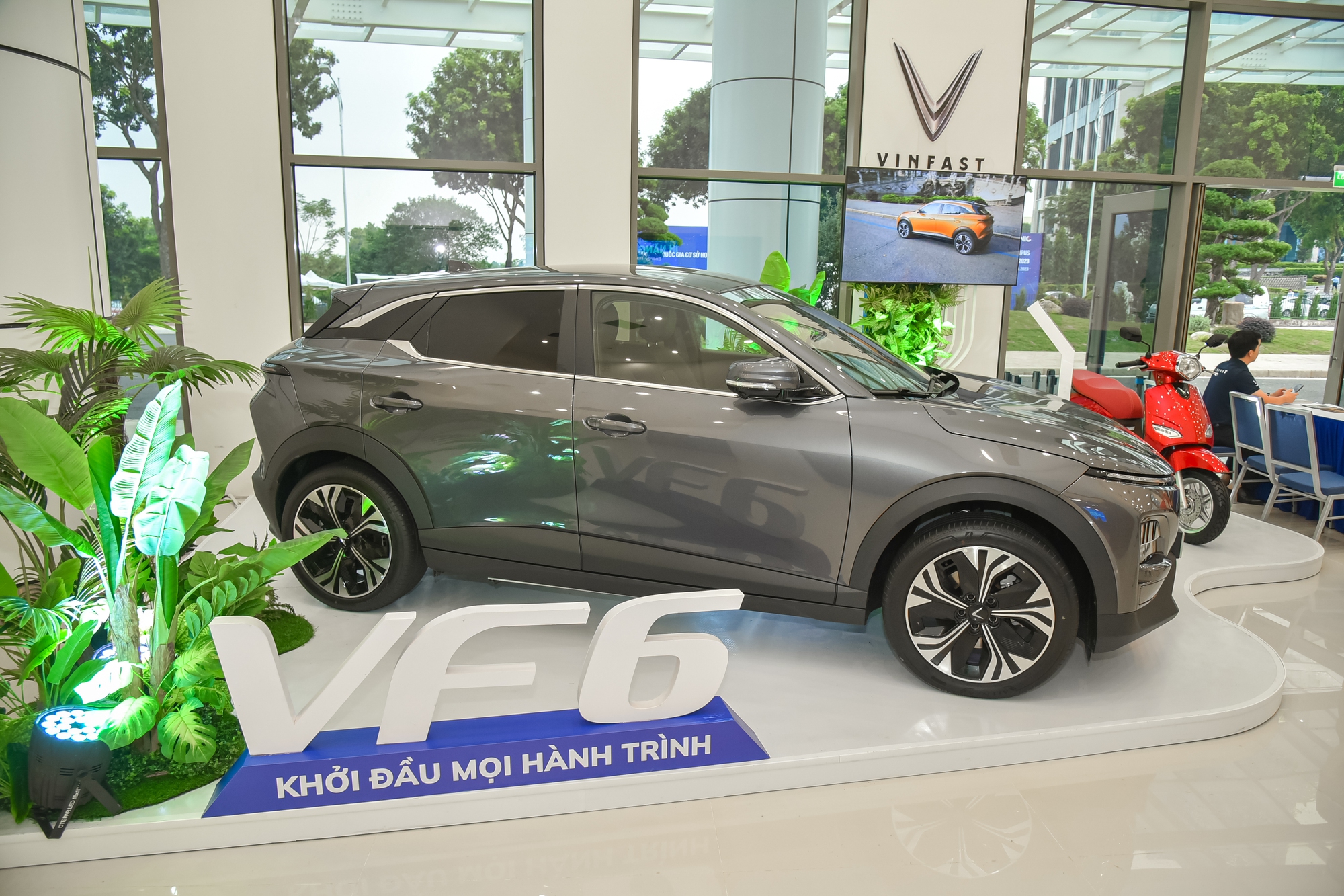 VinFast mang dàn xe hùng hậu tới triển lãm VIIE 2023: Đủ nhu cầu từ xe nhỏ tới xe gia đình - Ảnh 17.