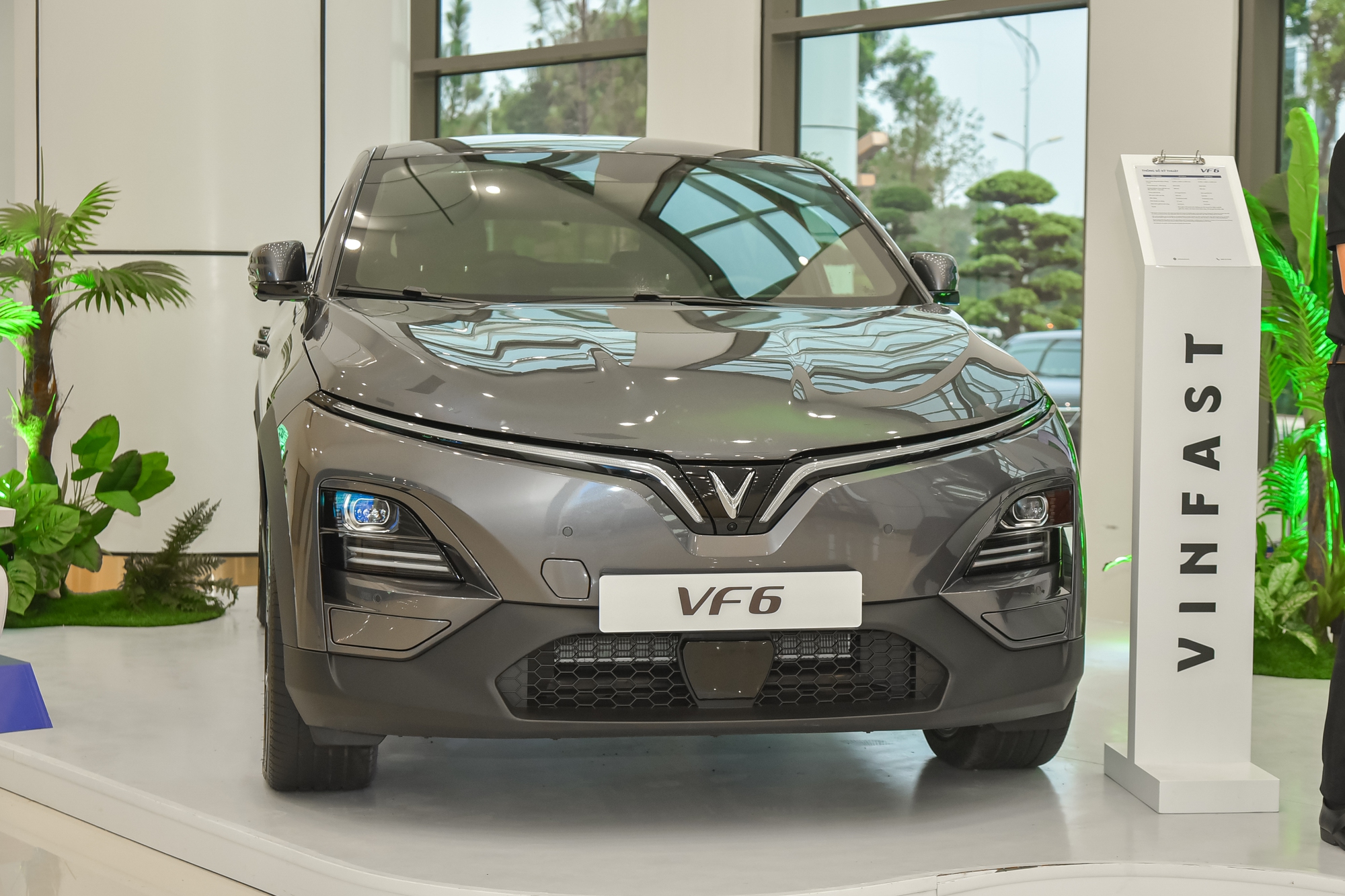 VinFast mang dàn xe hùng hậu tới triển lãm VIIE 2023: Đủ nhu cầu từ xe nhỏ tới xe gia đình - Ảnh 18.