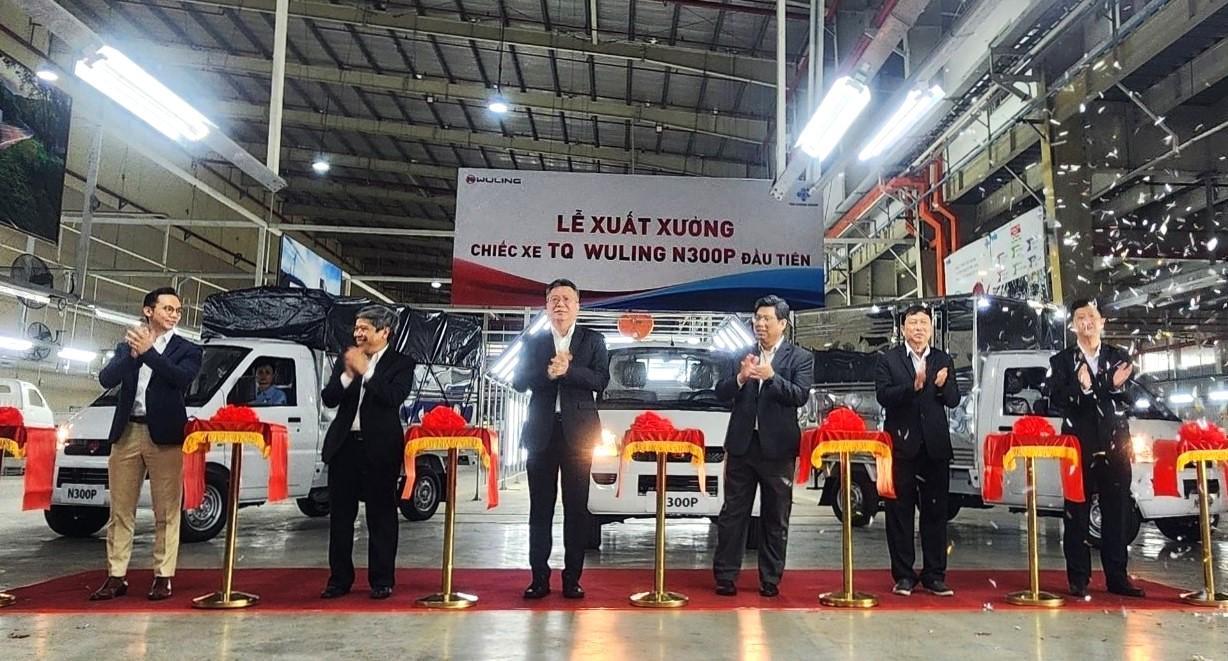 Ra mắt xe tải nhẹ máy xăng TQ Wuling N300p: Giá từ 209 triệu đồng, động cơ công nghệ GM, tiêu chuẩn Euro 5 - Ảnh 1.