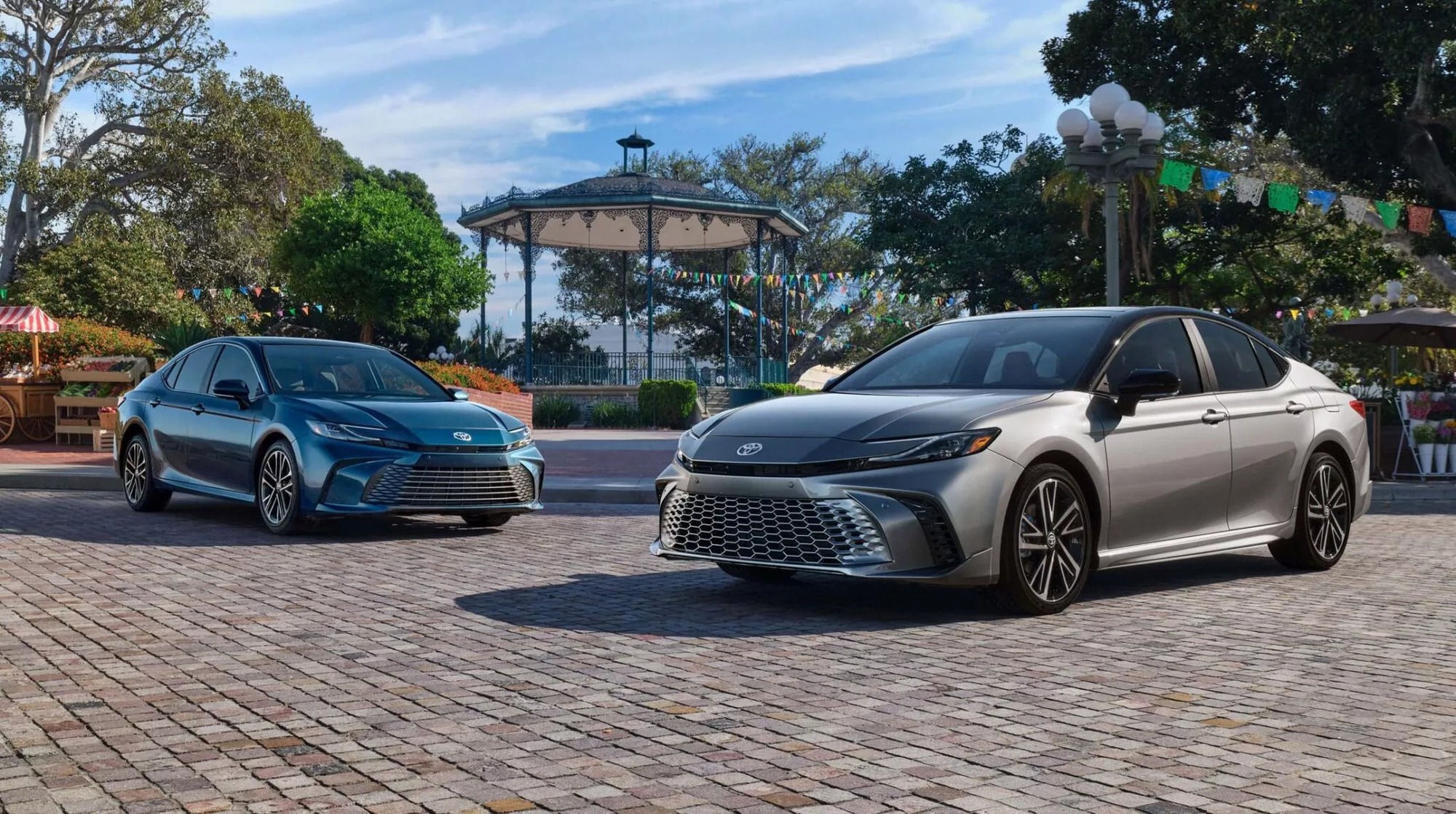Toyota Camry 2025 ra mắt: Chỉ chạy hybrid, thiết kế nhiều điểm giống Crown, chờ ngày về Việt Nam