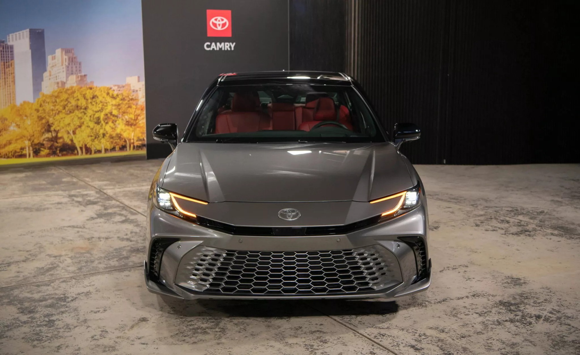 Chi tiết Toyota Camry 2024 - Sedan D ngày càng trẻ hoá