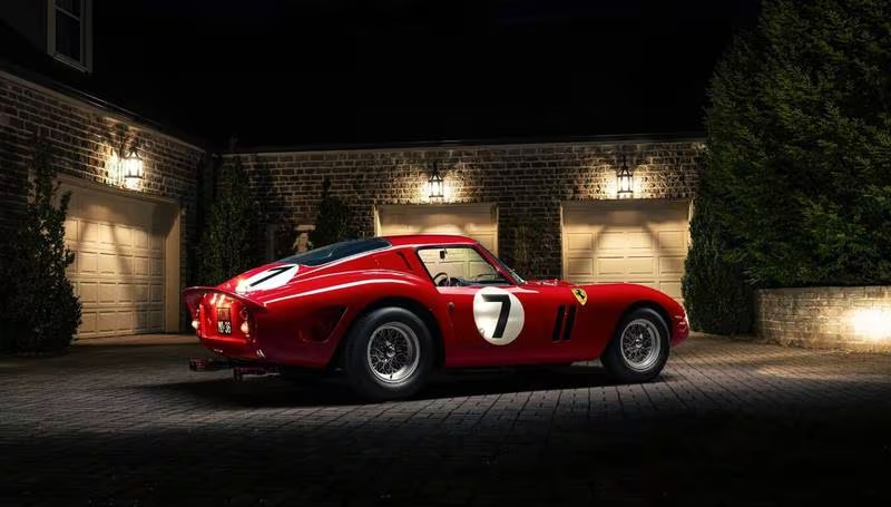 Ferrari trở thành chiếc xe đắt nhất từng được bán đấu giá với 51,7 triệu USD - Ảnh 1.