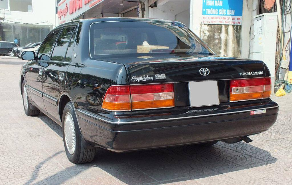 Chiếc Toyota &quot;già&quot; đậu trước biệt thự ở Hà Nội: 1 tỷ tiền xe, 15 tỷ tiền biển - Ảnh 2.