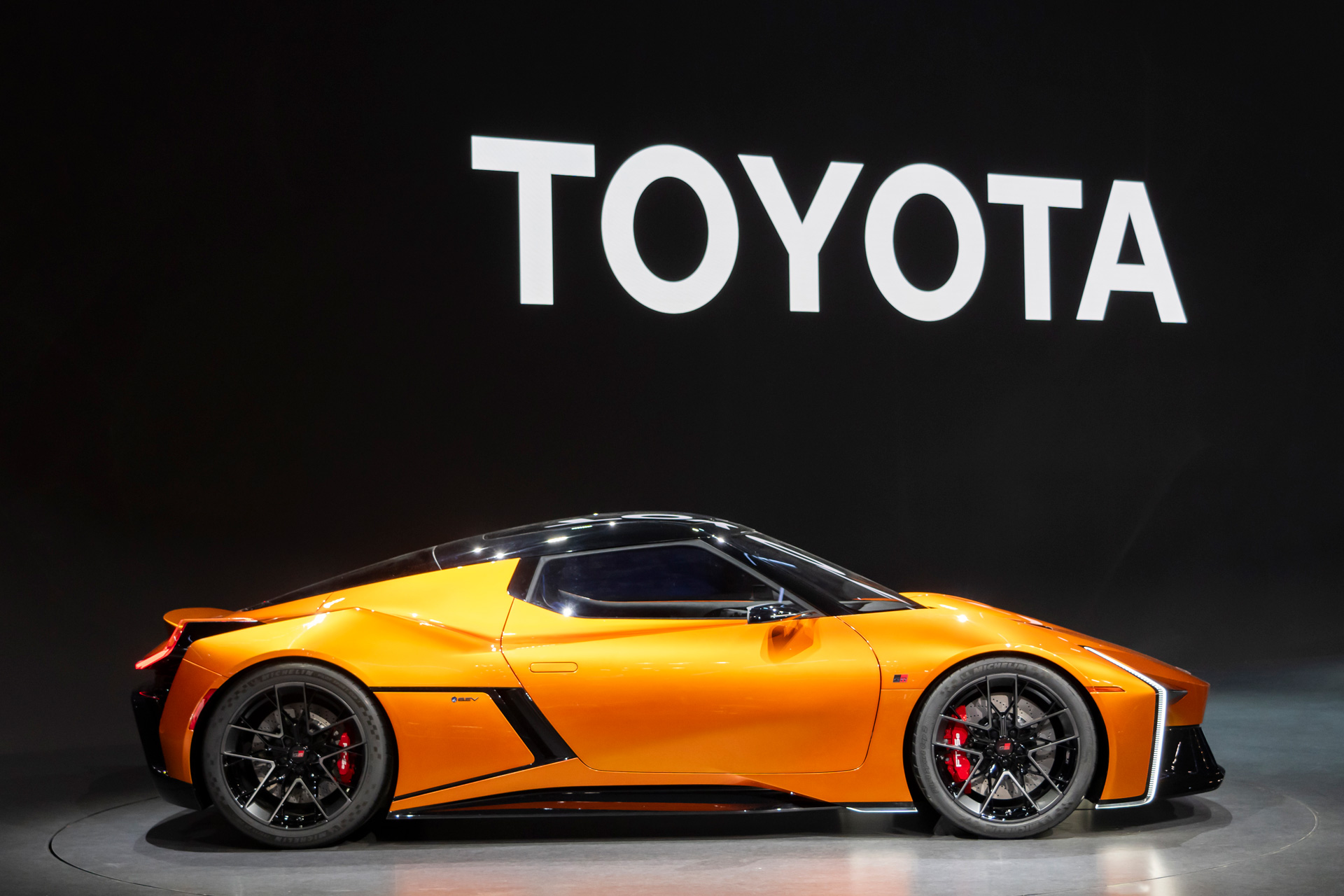 Xe thể thao Toyota này được lên lịch ra mắt bản thương mại, sẽ cạnh tranh trực tiếp Porsche Taycan - Ảnh 3.