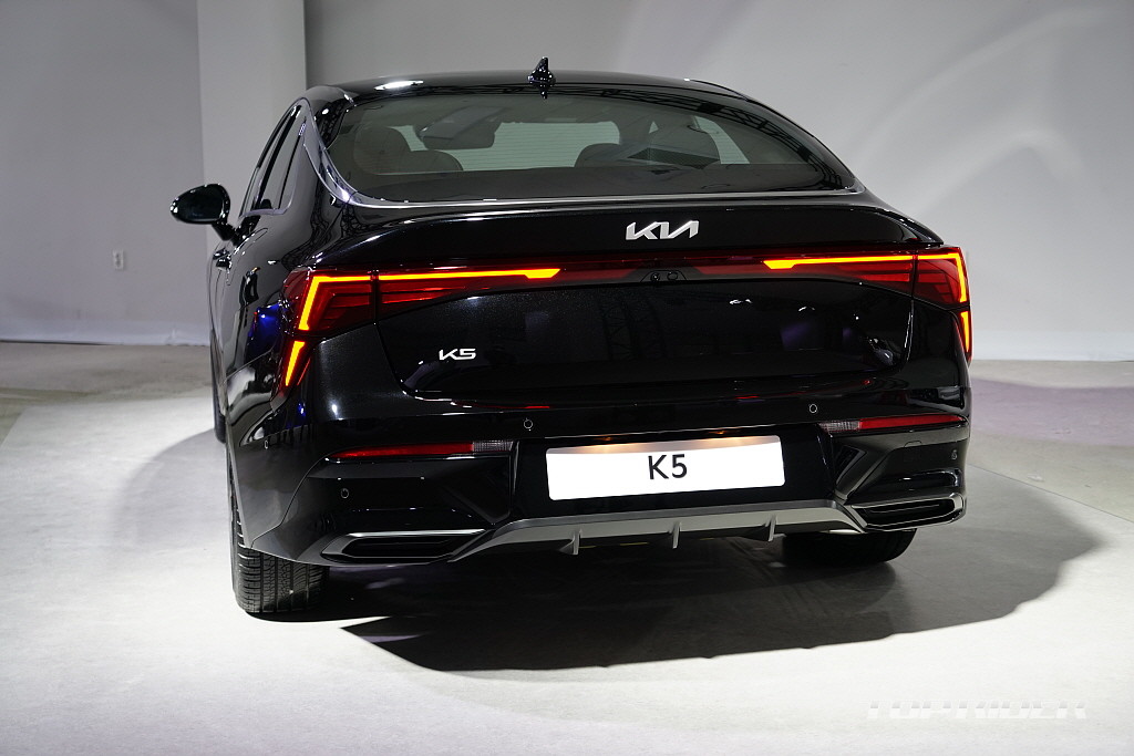 Ảnh thực tế Kia K5 vừa ra mắt tại Hàn Quốc - Ảnh 4.
