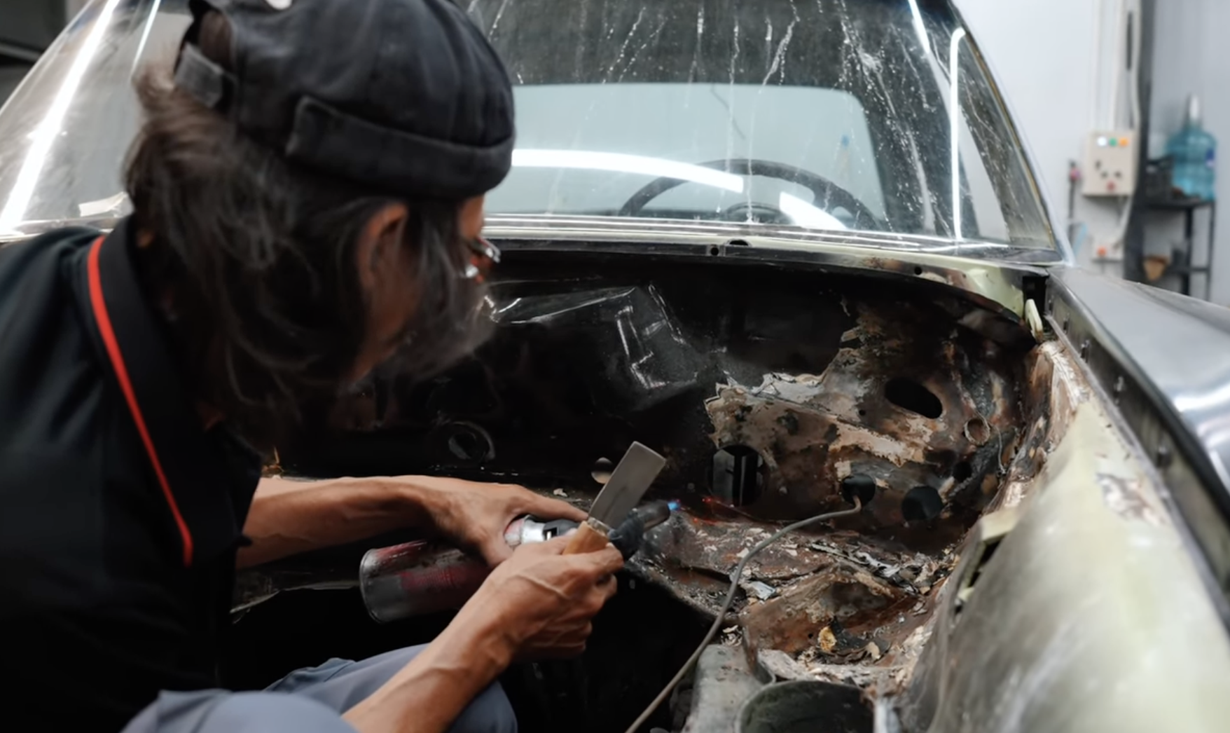 Thợ Việt hồi sinh Mercedes-Benz 280SE 55 tuổi: Nội thất chế tác lại 100%, có chi tiết lấy từ Rolls-Royce  - Ảnh 2.