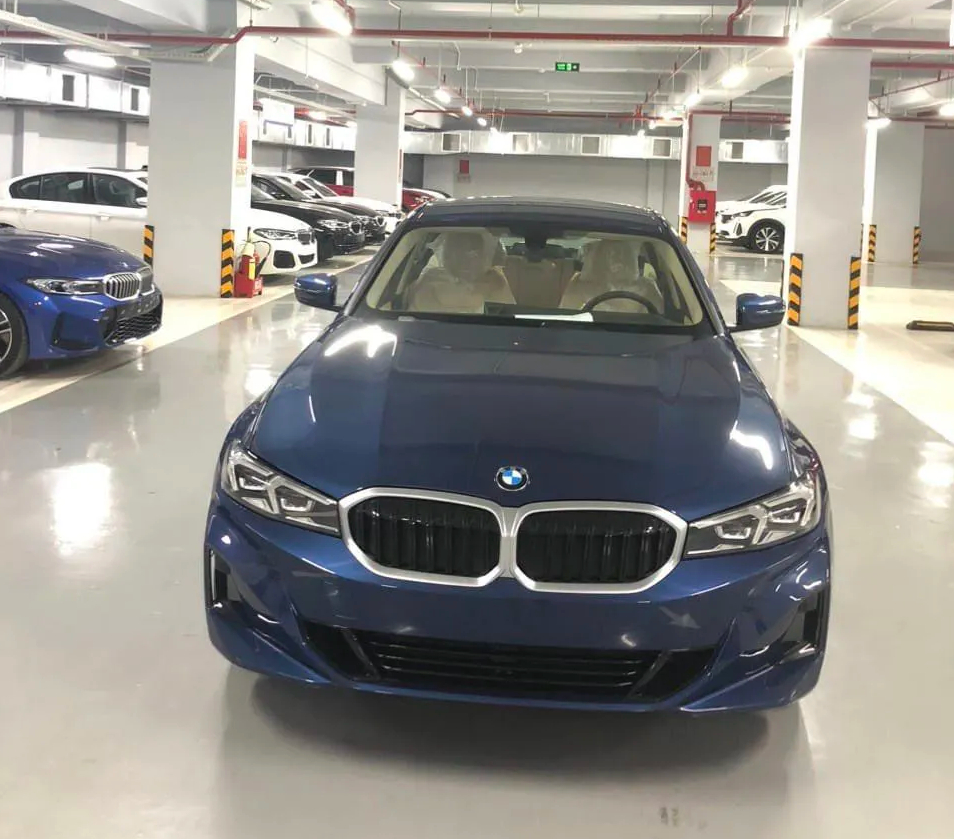 BMW 320i 2023 được rao bán lại 1,3 tỷ đồng: Chủ xe vừa nhận bàn giao đã bán lại, mất ngay 4,4 triệu đồng/km lăn bánh - Ảnh 1.