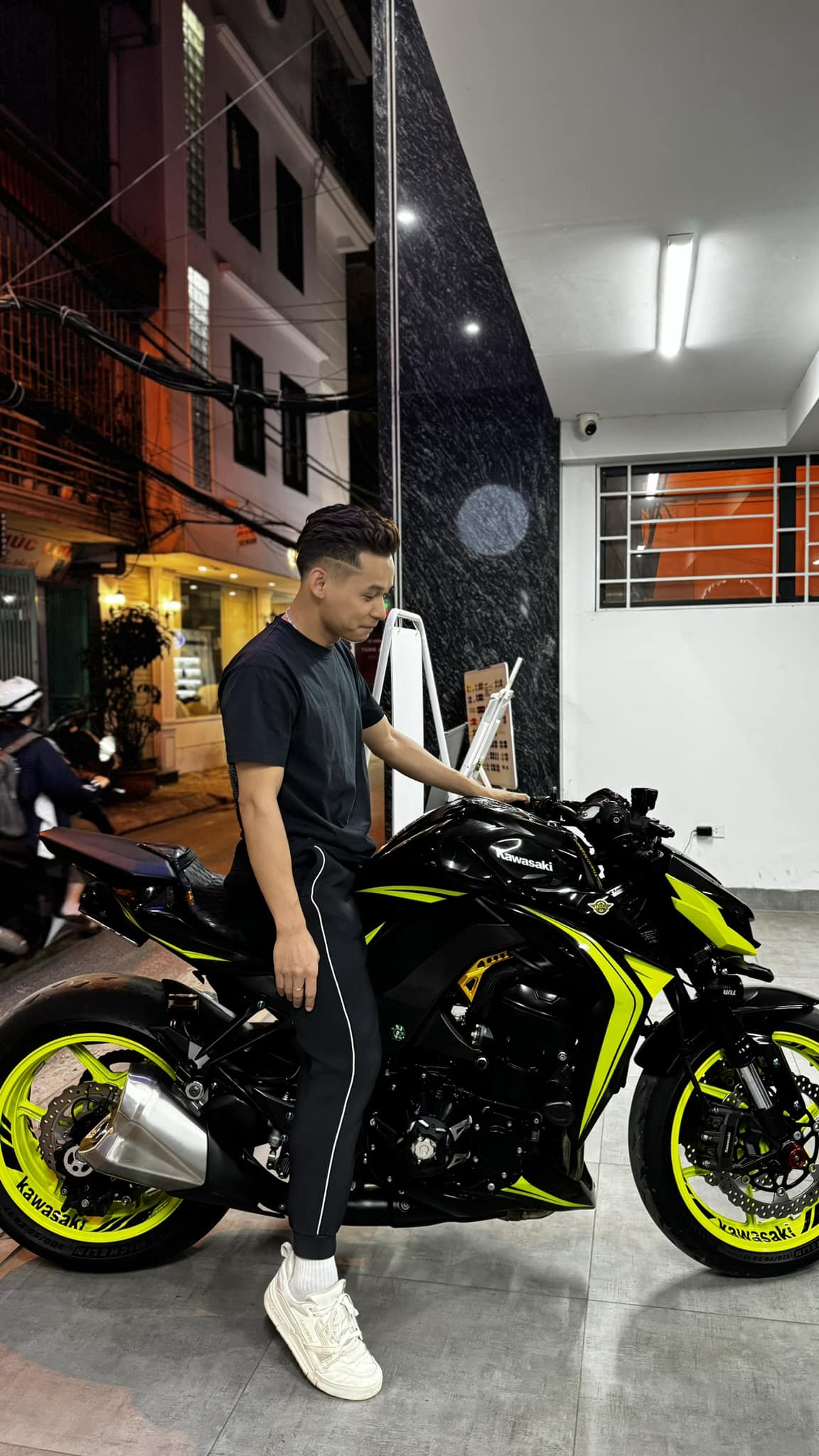 Độ Tem Kawasaki Z1000 Đẹp Làm Ngẫn Ngơ Cả Anh Quay Phim | Xe mô-tô, Mô tô