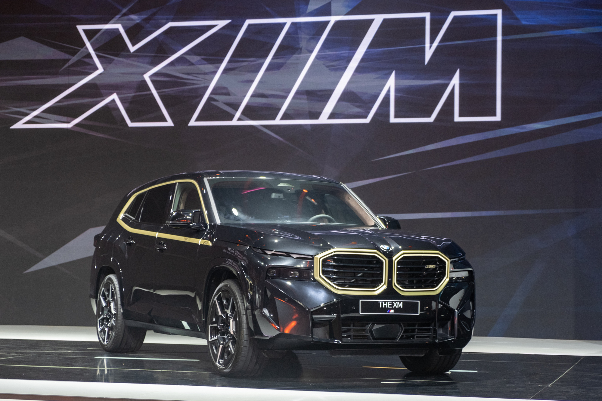 BMW XM trong sự kiện ra mắt ở Việt Nam - Ảnh: LÊ HOÀNG