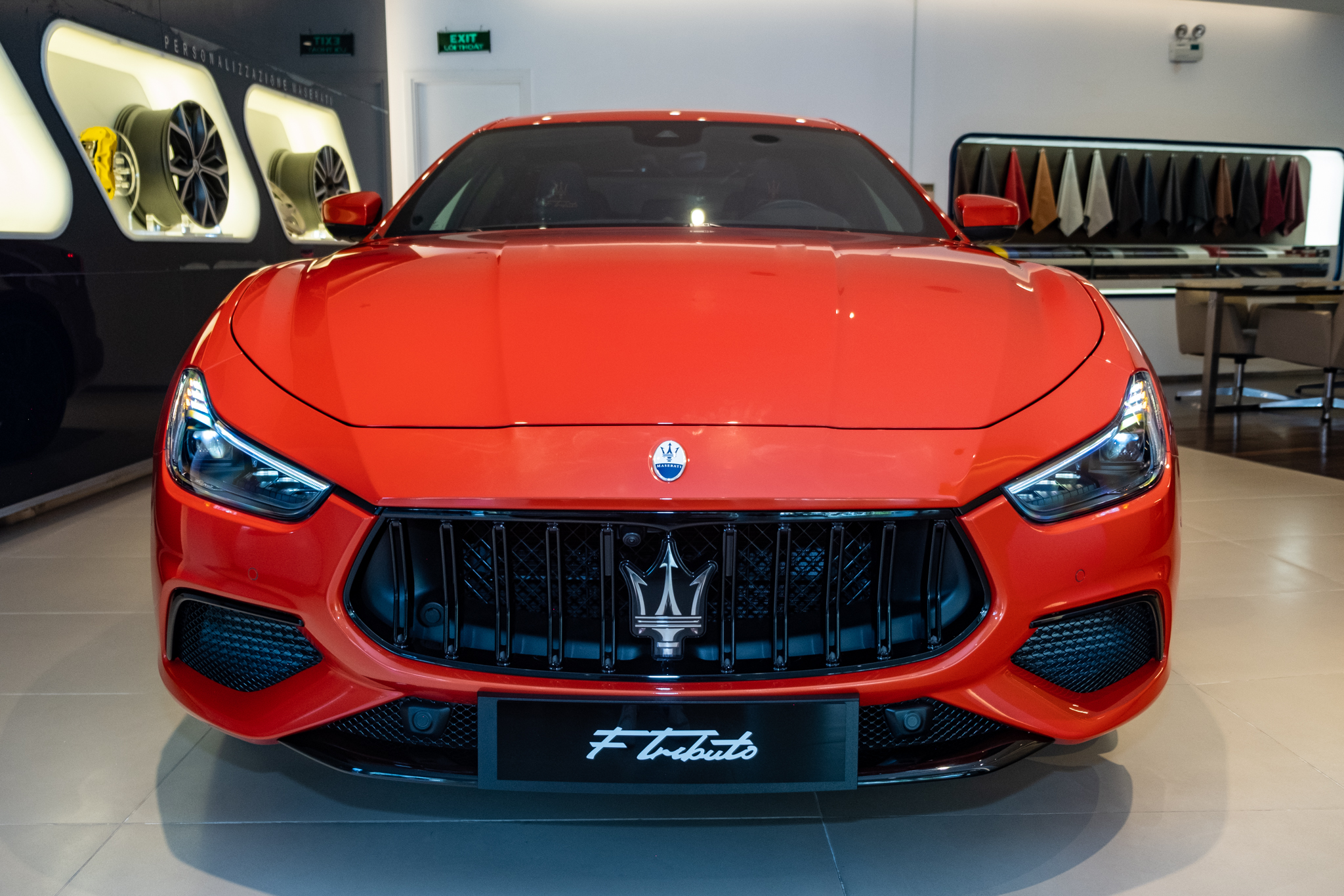Maserati Ghibli F Tributo độc nhất Việt Nam giá hơn 9 tỷ đồng: Màu sơn độc quyền, máy V6 mạnh 430 mã lực - Ảnh 2.