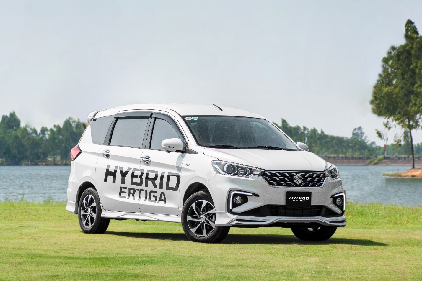 Suzuki Hybrid Ertiga ưu đãi còn 454 triệu đồng, thấp nhất phân khúc - Ảnh 1.