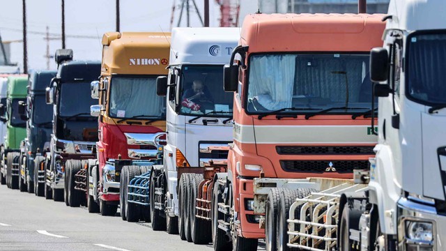 Bi hài Nhật Bản thiếu tài xế: Từng tự hào về tàu cao tốc nhưng lại đang phụ thuộc vào xe tải để giao hàng - Ảnh 1.