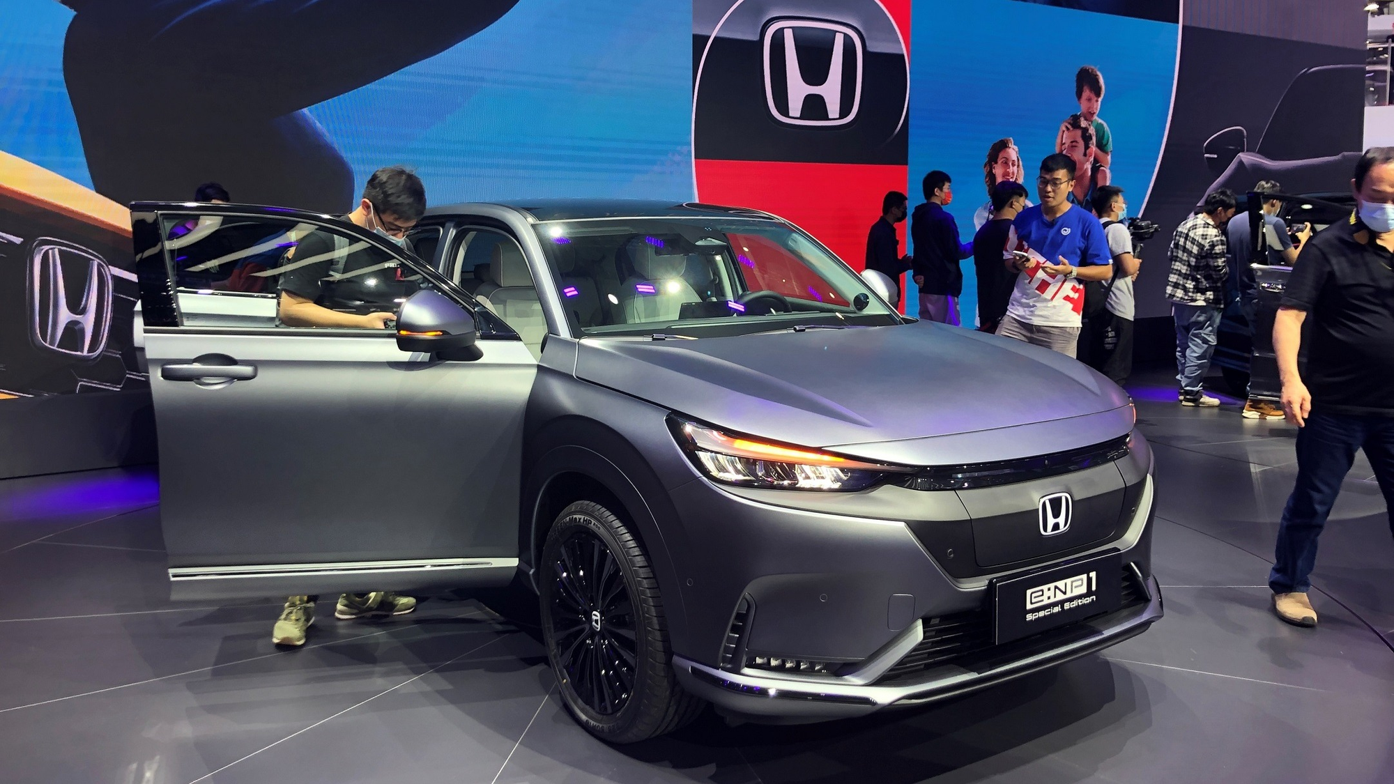 Chuyện chưa từng xảy ra ở Trung Quốc: Vì đâu Honda, Toyota đồng loạt sa thải hàng loạt vì không cạnh tranh được với các hãng xe điện bản địa? - Ảnh 1.