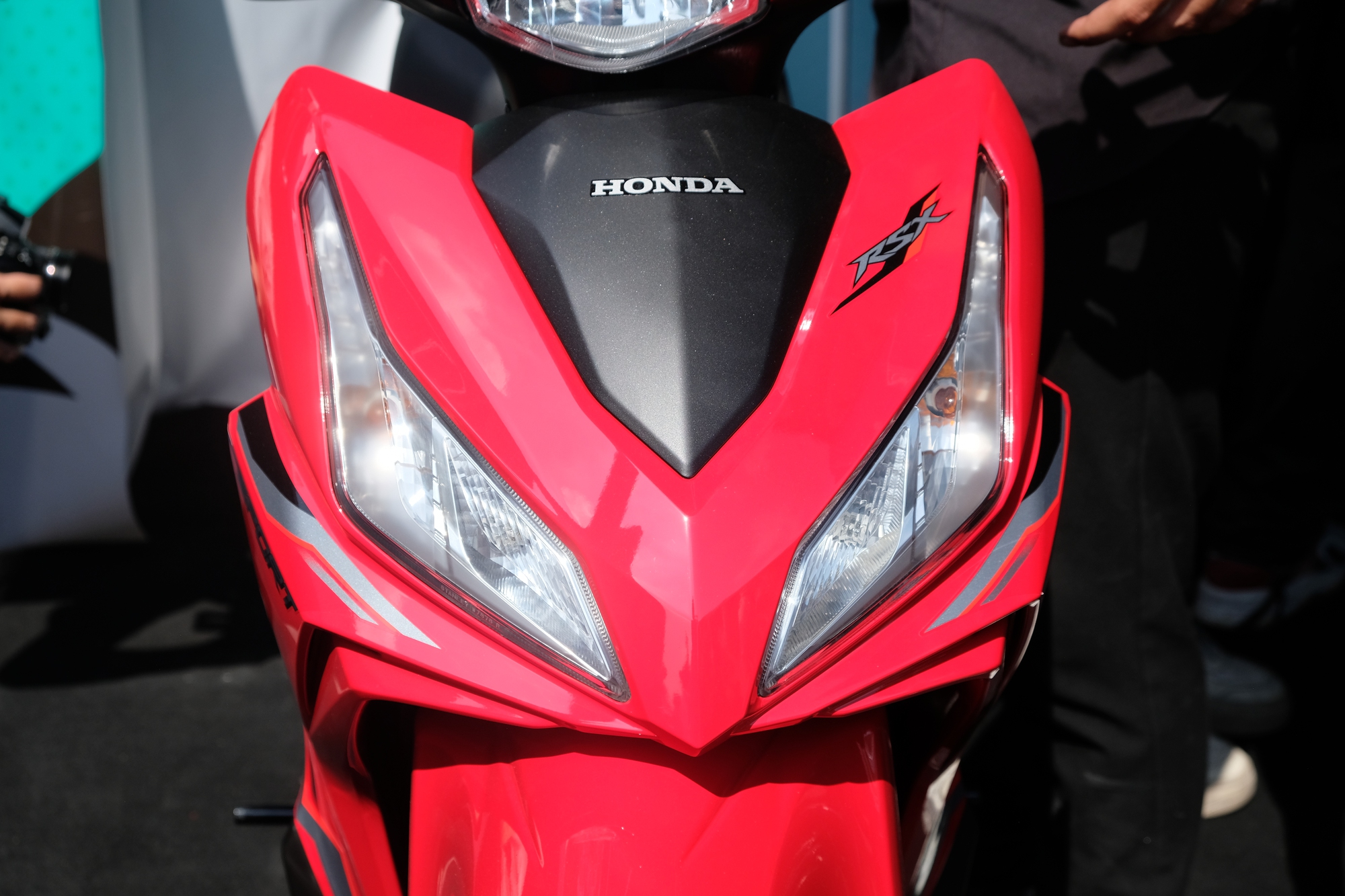 Ảnh thực tế Honda Wave RSX 2024 giá từ 22,4 triệu Thể thao hơn, tem 3D