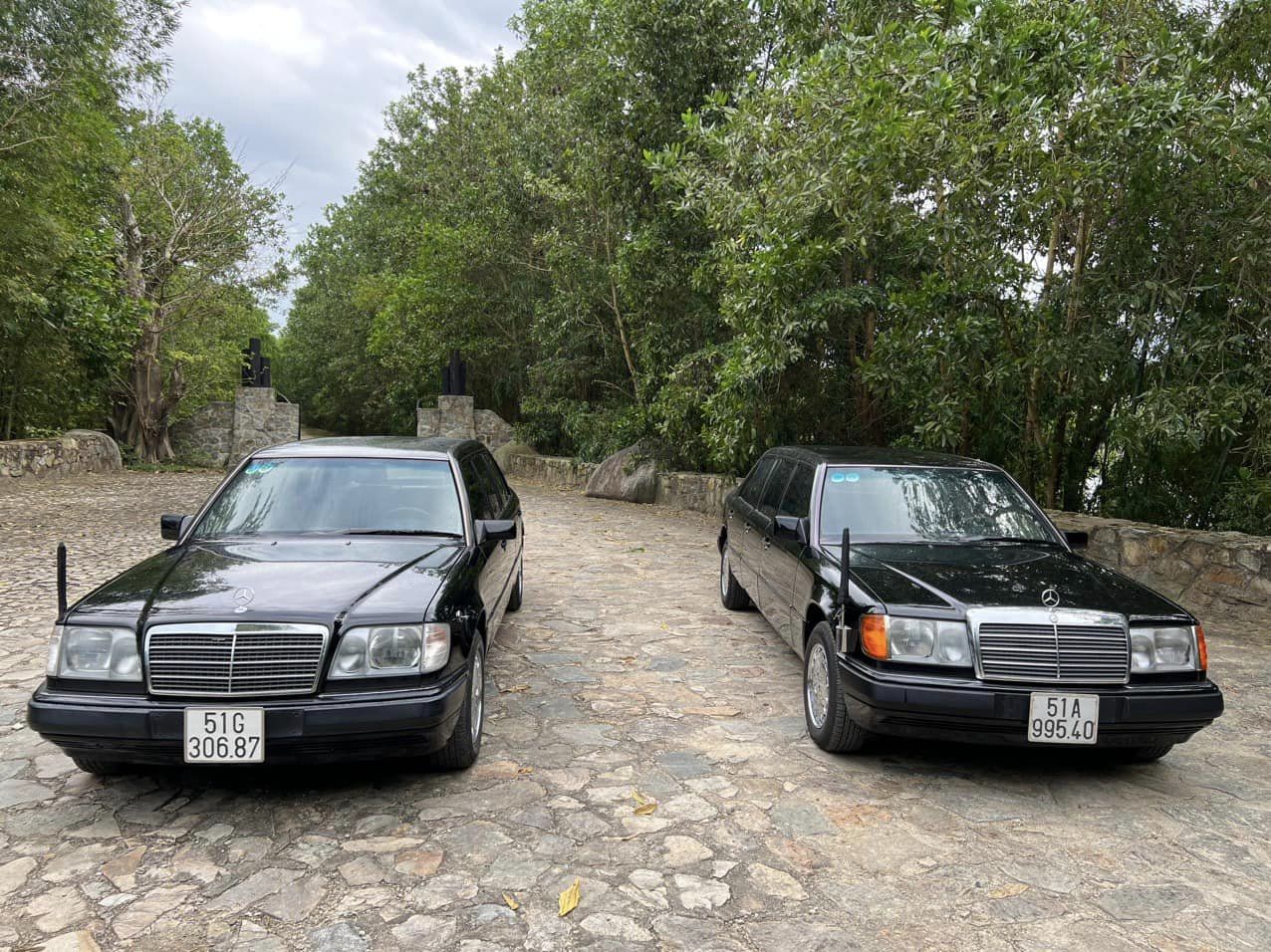 Cặp đôi Mercedes-Benz Limousine cực độc của ông Đặng Lê Nguyên Vũ: Bỏ hẳn một hàng ghế để thêm sở thích lạ - Ảnh 3.