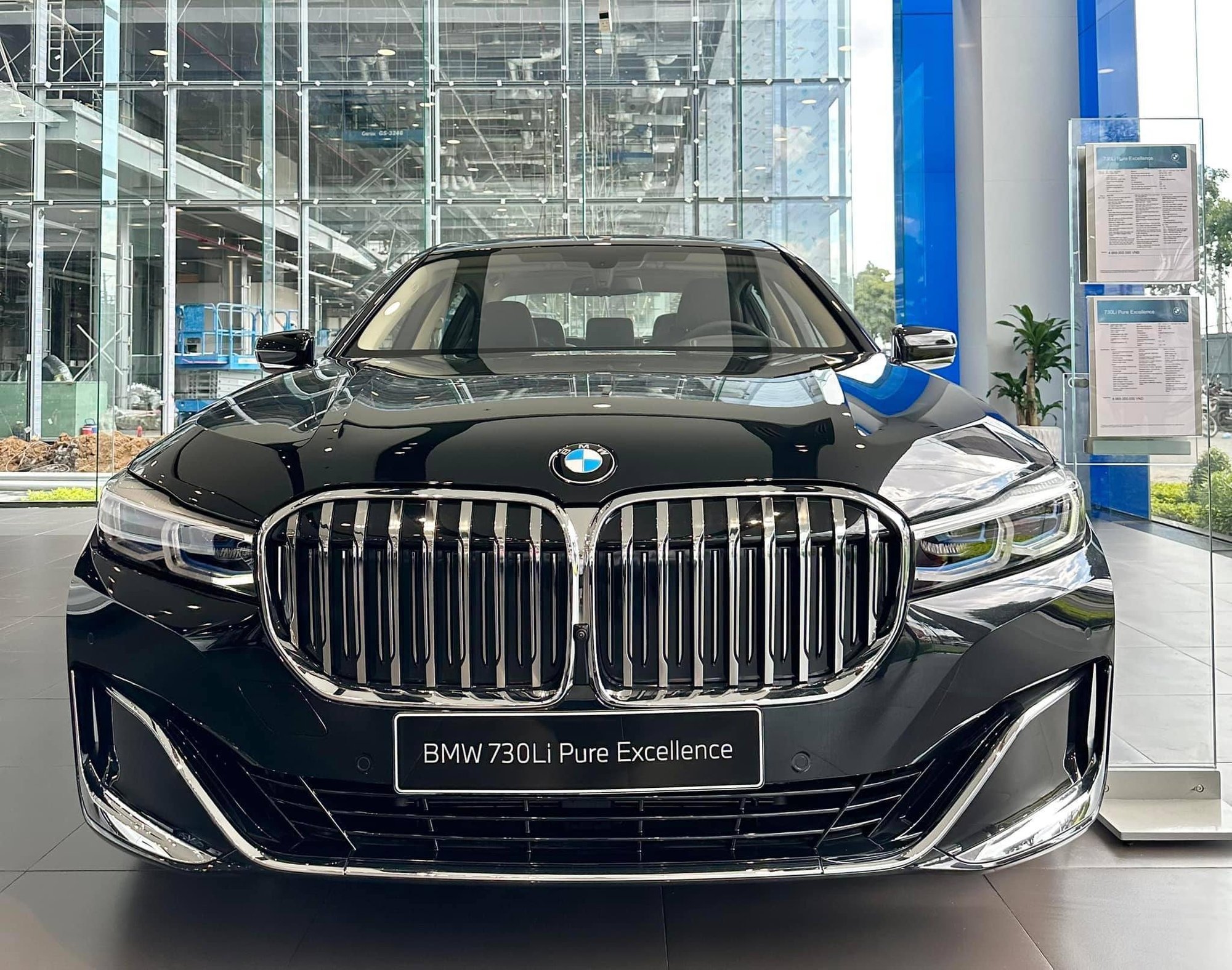 BMW tiếp tục giảm giá tại Việt Nam: 7-Series giảm gần nửa tỷ, X3 rẻ hơn GLC 200 triệu, quyết tâm đua doanh số với Mercedes - Ảnh 4.