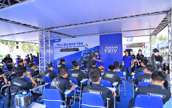 Chẳng cần đi đâu xa để học đua mô tô vì Yamaha Việt Nam đã có học viện chuyên nghiệp dạy bài bản thế này đây - Ảnh 3.