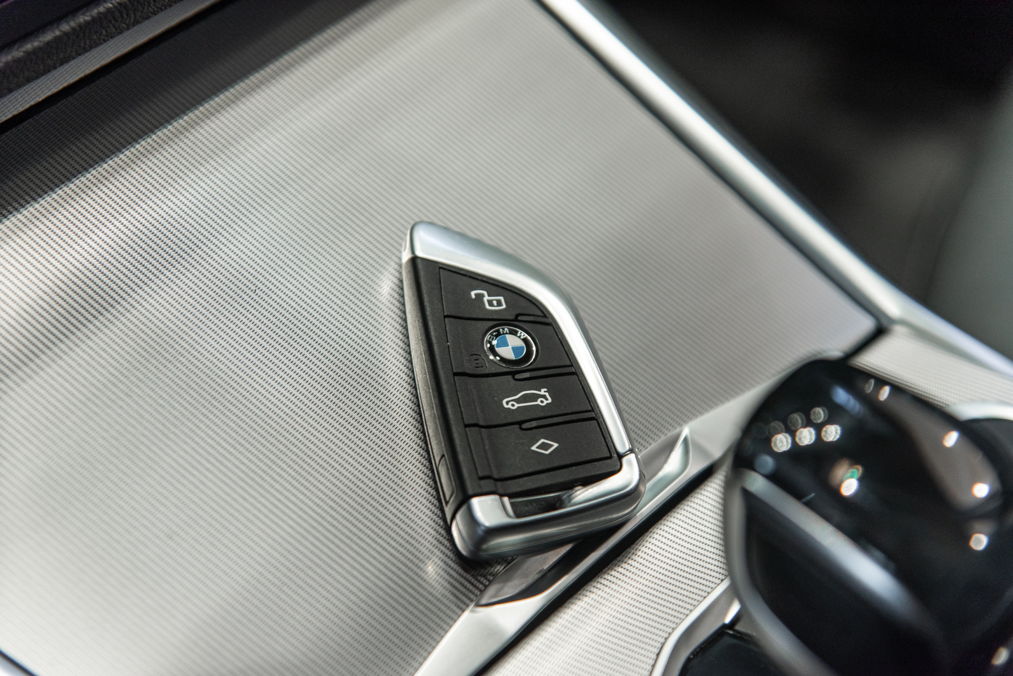 Xe lắp ráp rẻ cả trăm triệu, chiếc BMW 320i nhập này cũng xuống giá hơn 1 tỷ đồng chỉ sau hơn 3 năm sử dụng - Ảnh 15.