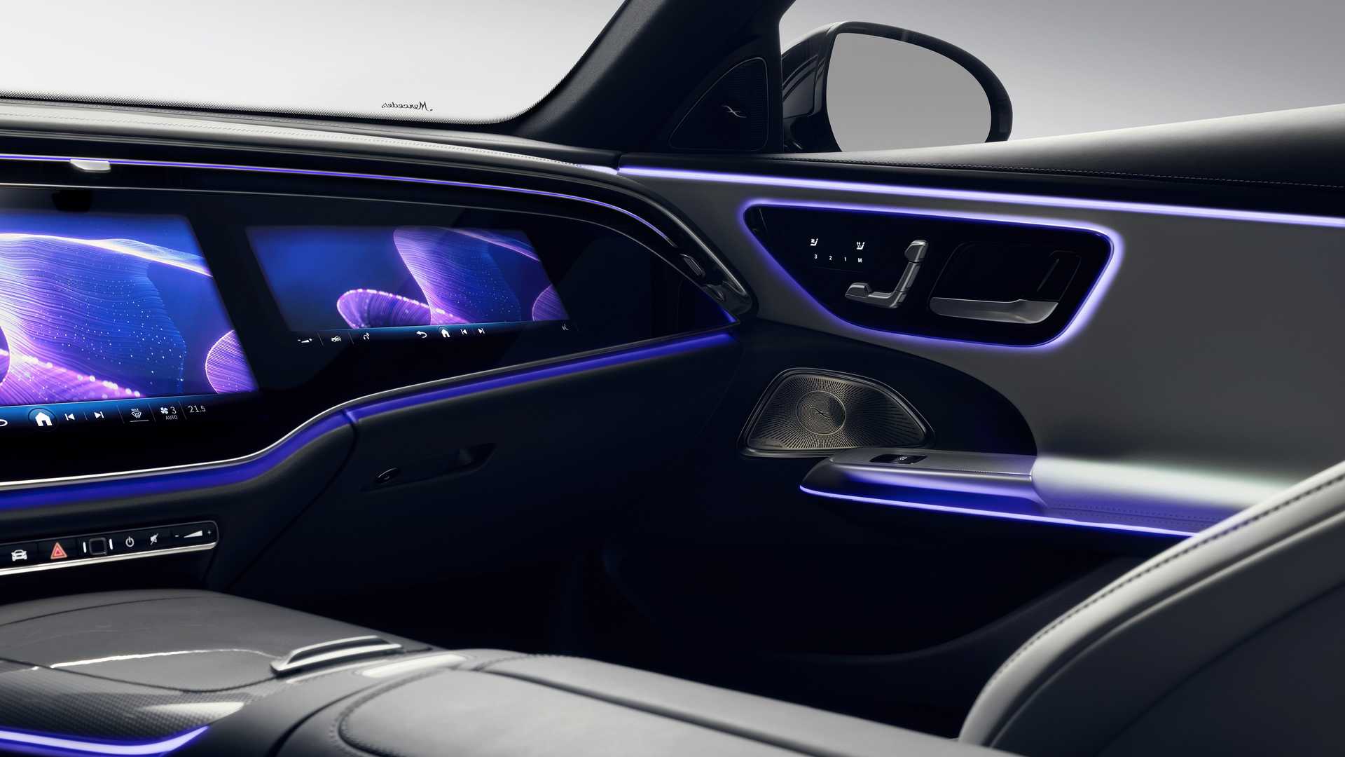 Mercedes-Benz công bố sớm nội thất E-Class mới với màn hình khổng lồ, TikTok và camera selfie mặc định - Ảnh 10.