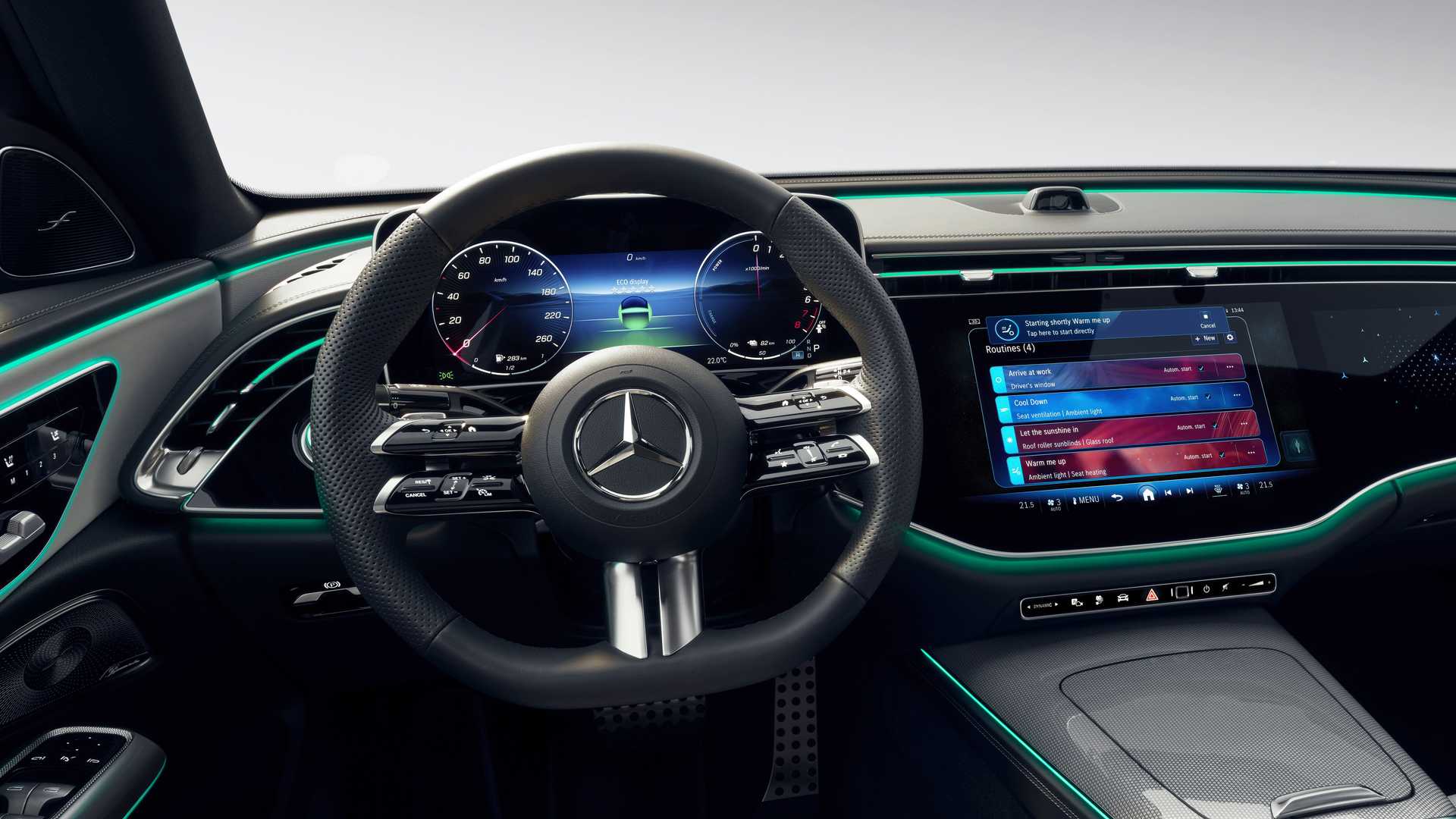 Mercedes-Benz công bố sớm nội thất E-Class mới với màn hình khổng lồ, TikTok và camera selfie mặc định - Ảnh 9.