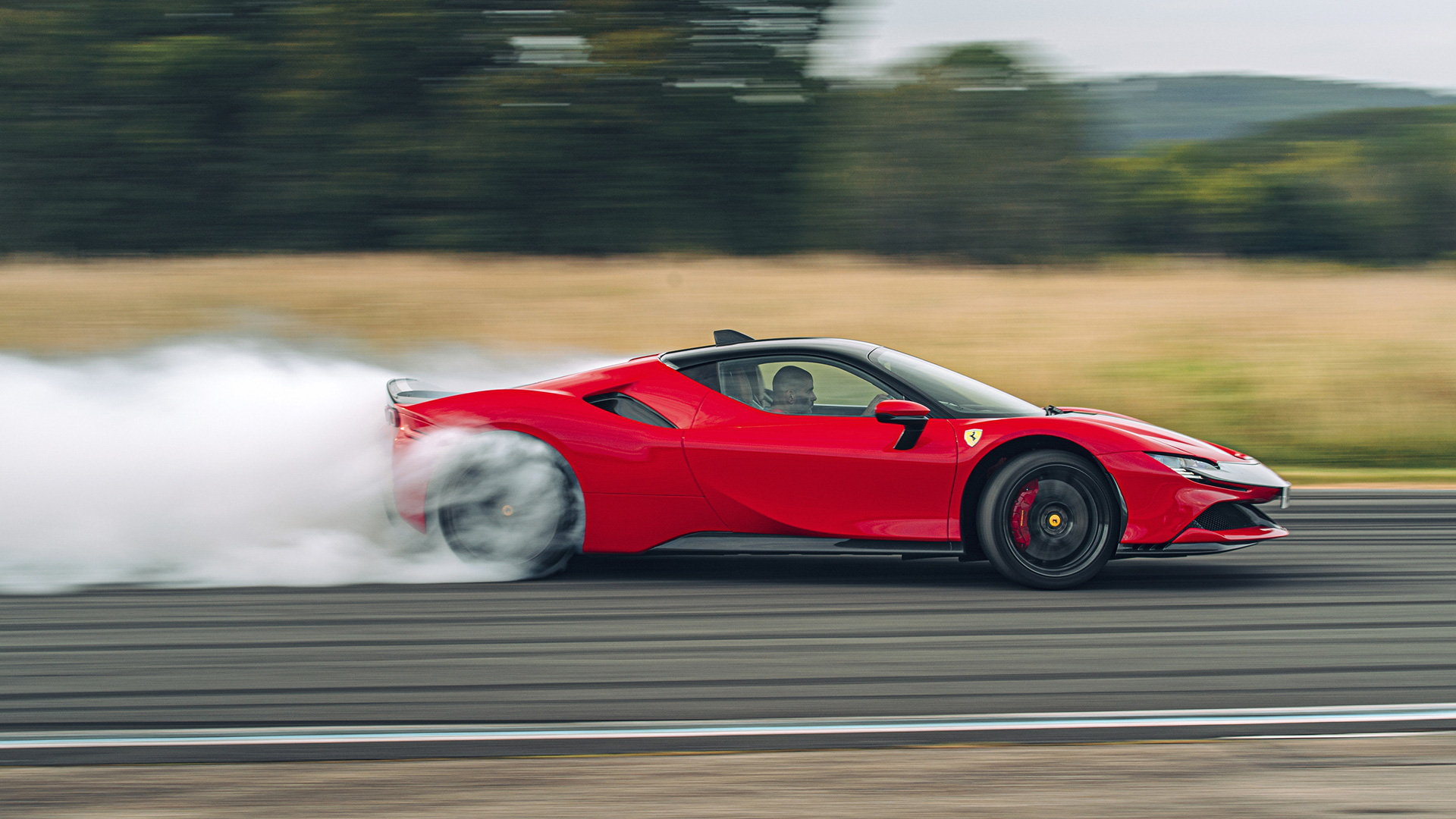 Nhân viên Ferrari được thưởng hàng trăm triệu sau năm 2022 ‘bung lụa’, đủ mua ô tô mới - Ảnh 1.