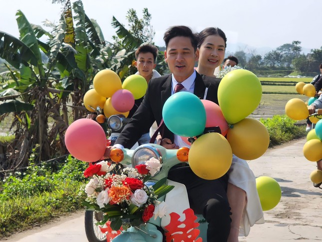 Đám cưới rước dâu bằng hàng chục xe Cub ở Hà Tĩnh 'gây sốt' - Ảnh 5.