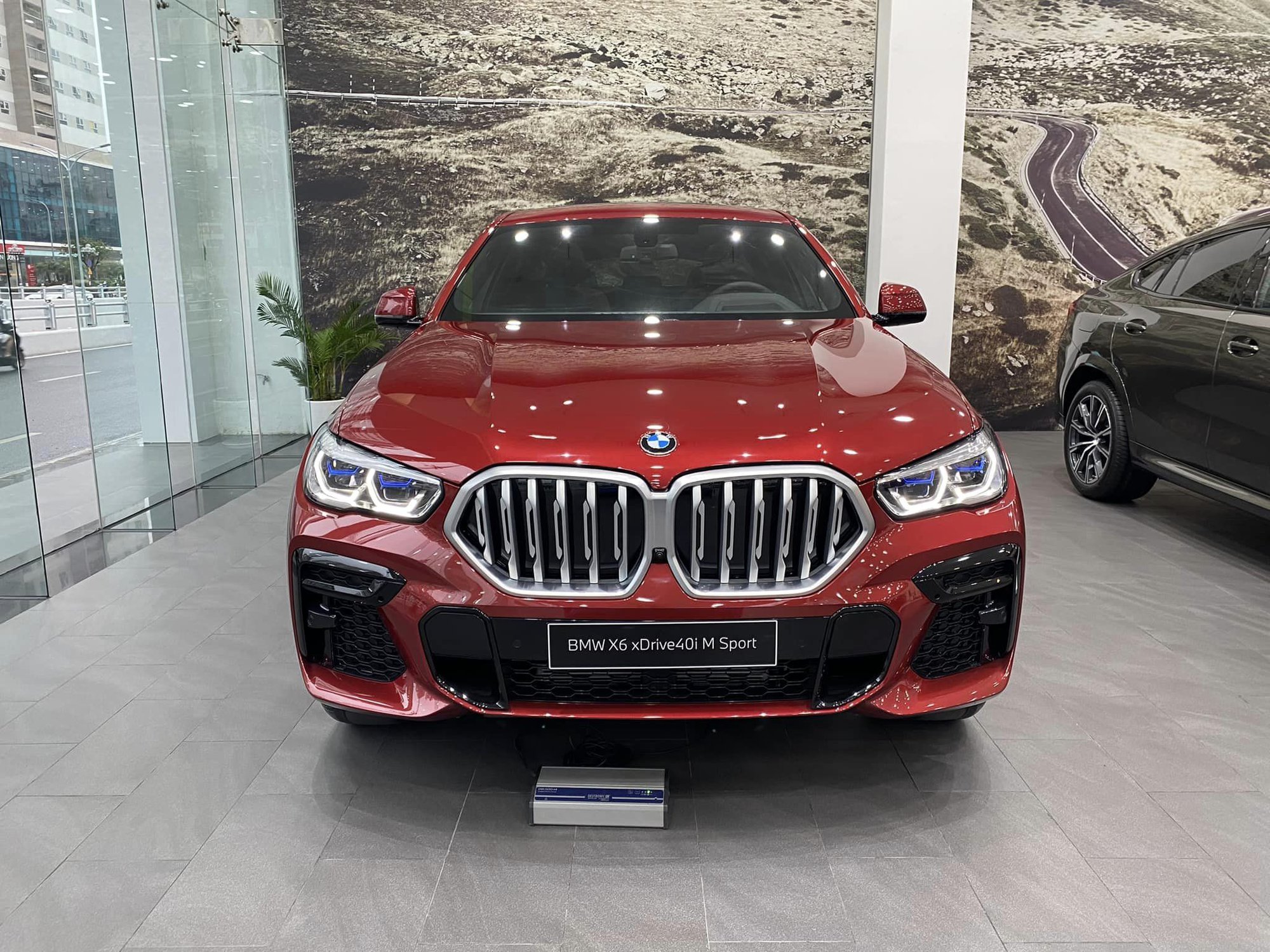BMW xả lô xe sản xuất 2021 và 2022: Giảm cao nhất 300 triệu đồng, 3-Series rẻ hơn Camry 2.5Q - Ảnh 2.