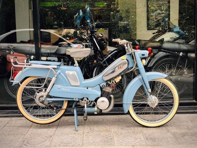 Xế sang Toyota 'tí hon' của dân chơi xe cổ Hà thành - Ảnh 1. Xế sang Toyota 'tí hon' của dân chơi xe cổ Hà thành - Ảnh 1.