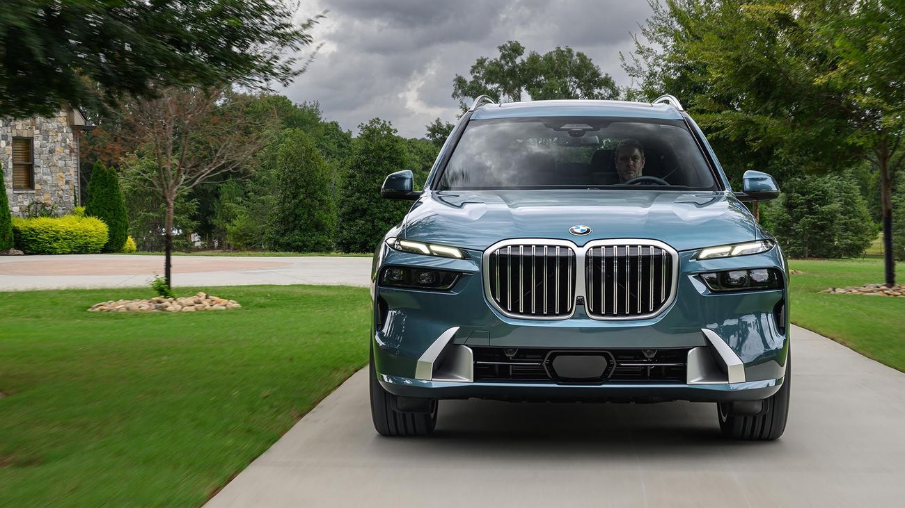 Đại lý chào bán BMW X7 2023 từ 7,5 tỷ đồng: Thiết kế gây tranh cãi, đấu GLS bằng công nghệ - Ảnh 2.