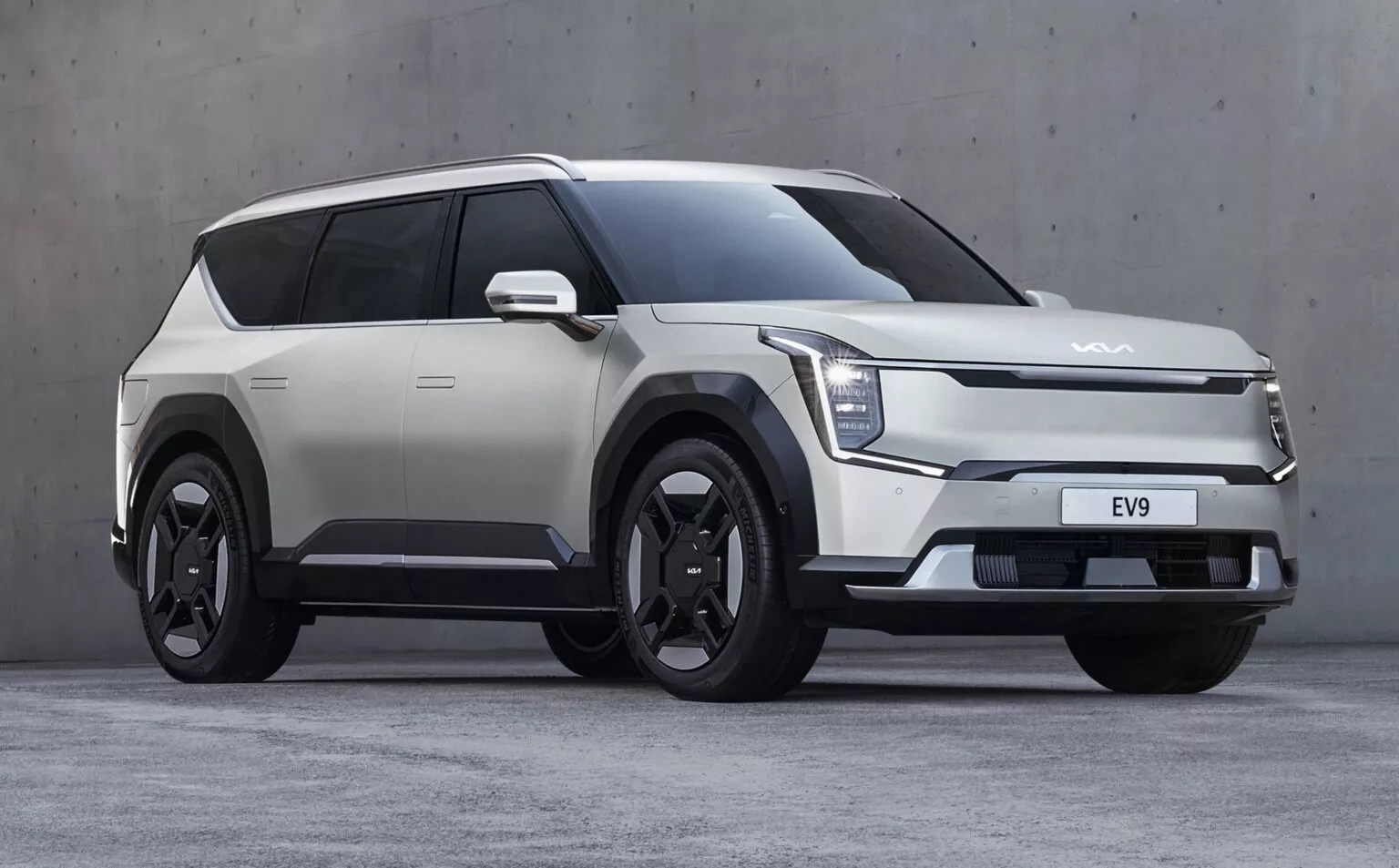 Kia EV9 ra mắt: To hơn cả Telluride, ghế xoay 180 độ, SUV điện phổ thông 3 hàng ghế đầu tiên trên thị trường - Ảnh 2.