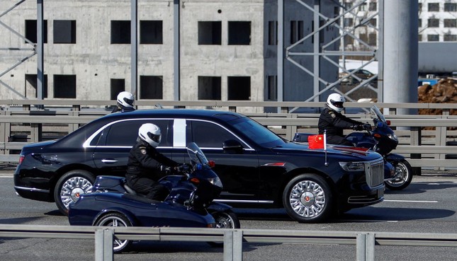 Cận cảnh chiếc limousine Hồng Kỳ được Chủ tịch Trung Quốc Tập Cận Bình sử dụng trong chuyến thăm Nga - Ảnh 4.