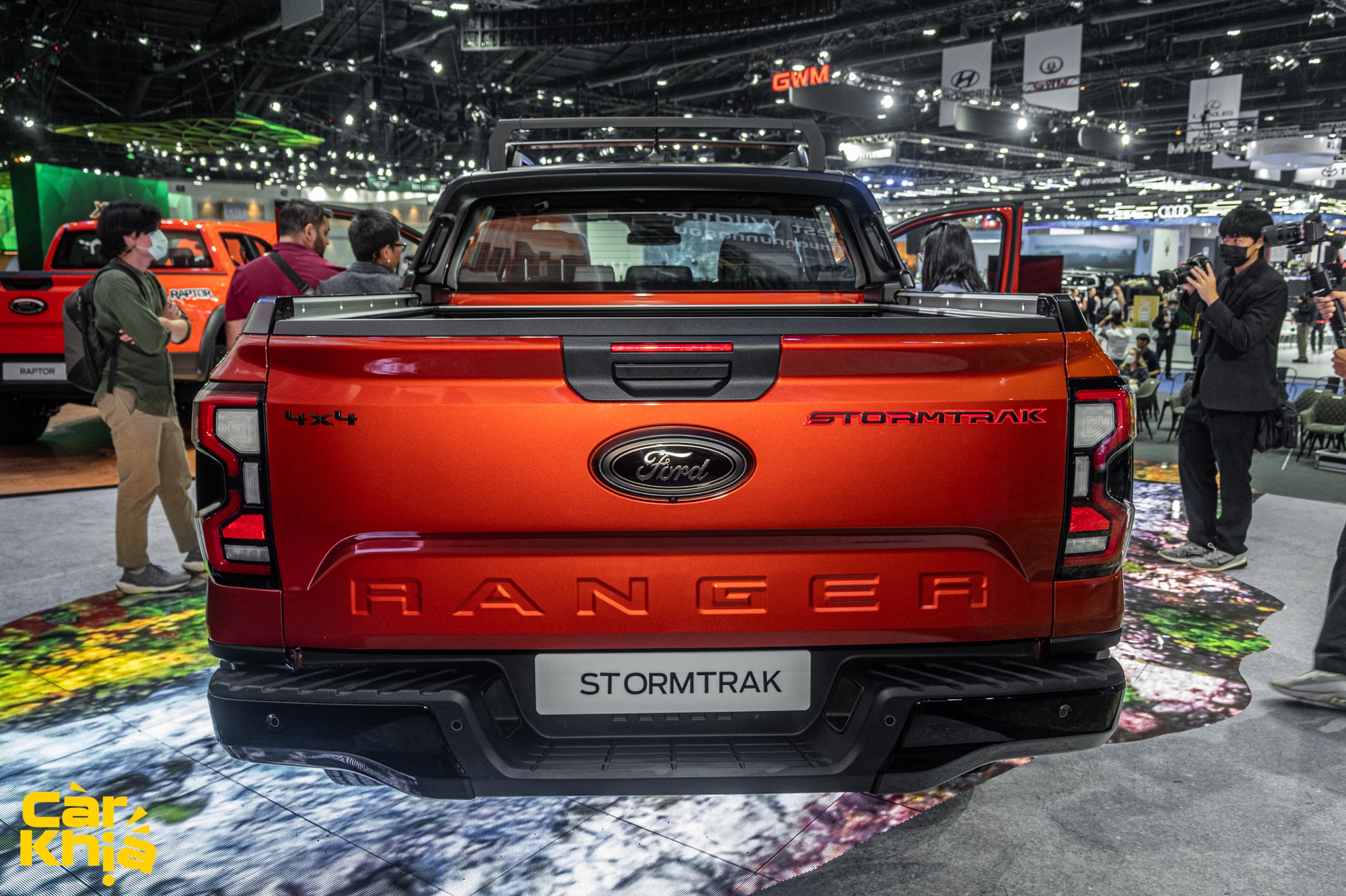 Chi tiết Ford Ranger Stormtrak sắp bán ở Việt Nam: Đẹp hơn Wildtrak, sẽ lại là vua doanh số bán tải - Ảnh 3.