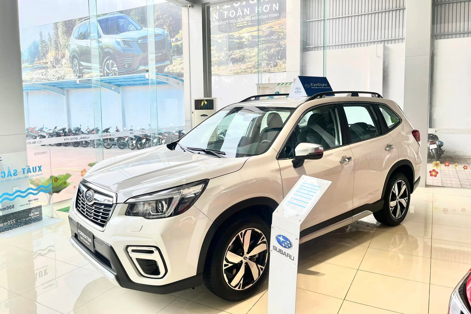 Subaru Forester has a record price reduction of 319 million VND: The full version is only 969 million equivalent to CR-V - Photo 2.