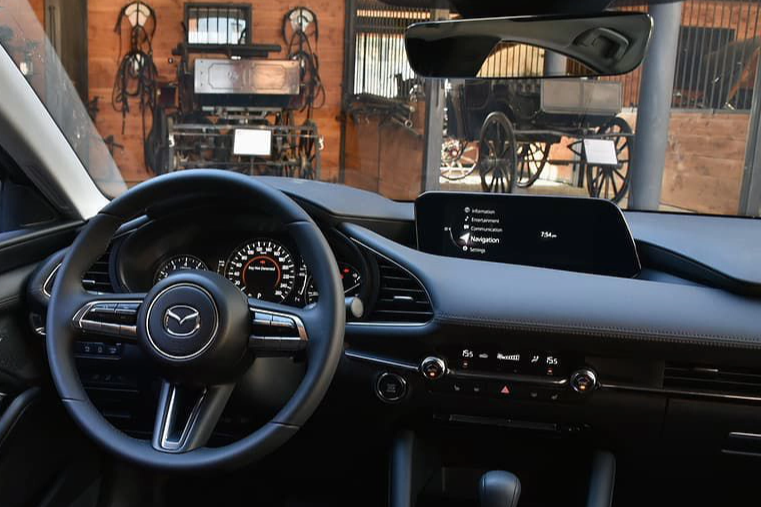 Đội thiết kế Mazda3 lại nhàn, chỉ bê thêm màn hình khủng vào là sắp có phiên bản nâng cấp mới - Ảnh 2.