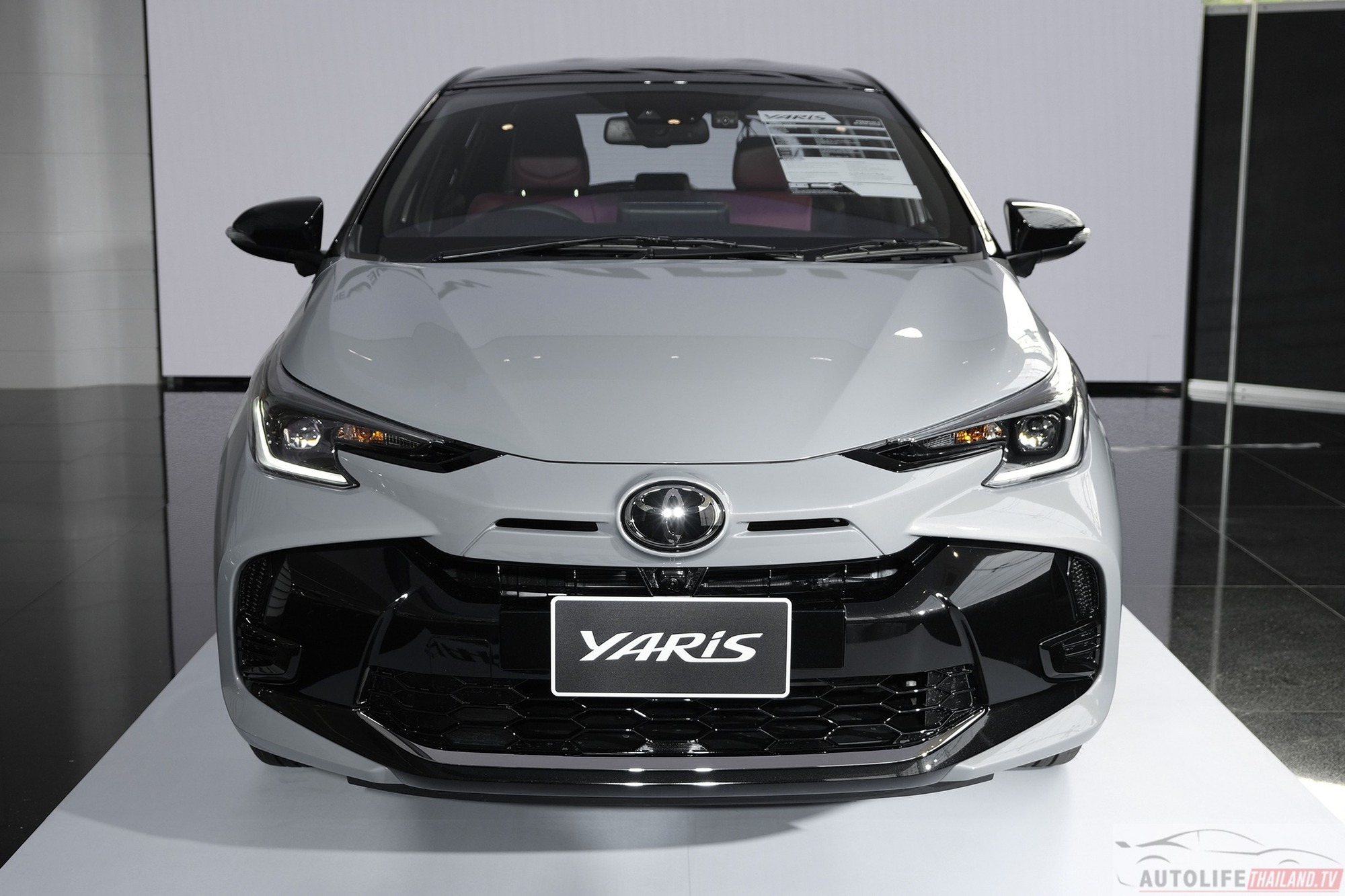 Toyota Yaris mới ra mắt này là bản xem trước Vios 2023 sắp bán ở Việt Nam: Mặt trước hầm hố, thêm công nghệ - Ảnh 3.