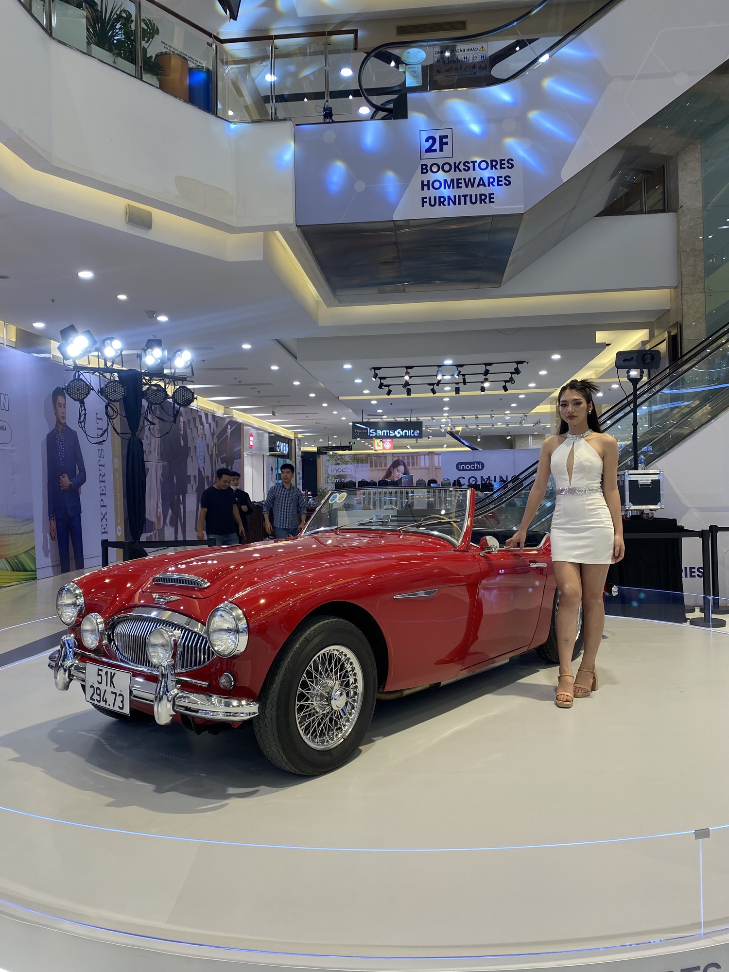 Nền tảng mua bán xe ô tô đã qua sử dụng lớn nhất Việt Nam khai trương Automall, kết hợp triển lãm xe cổ đầu tiên tại Hà Nội - Ảnh 5.