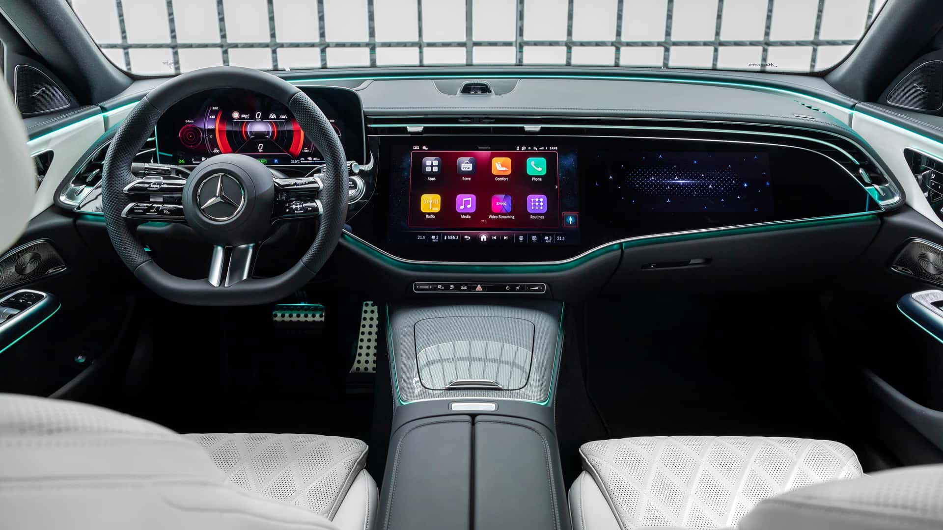 Mercedes-Benz E-Class 2024 chính thức ra mắt: Lấy màn hình bên, camera selfie ra đấu 5-Series? - Ảnh 4.