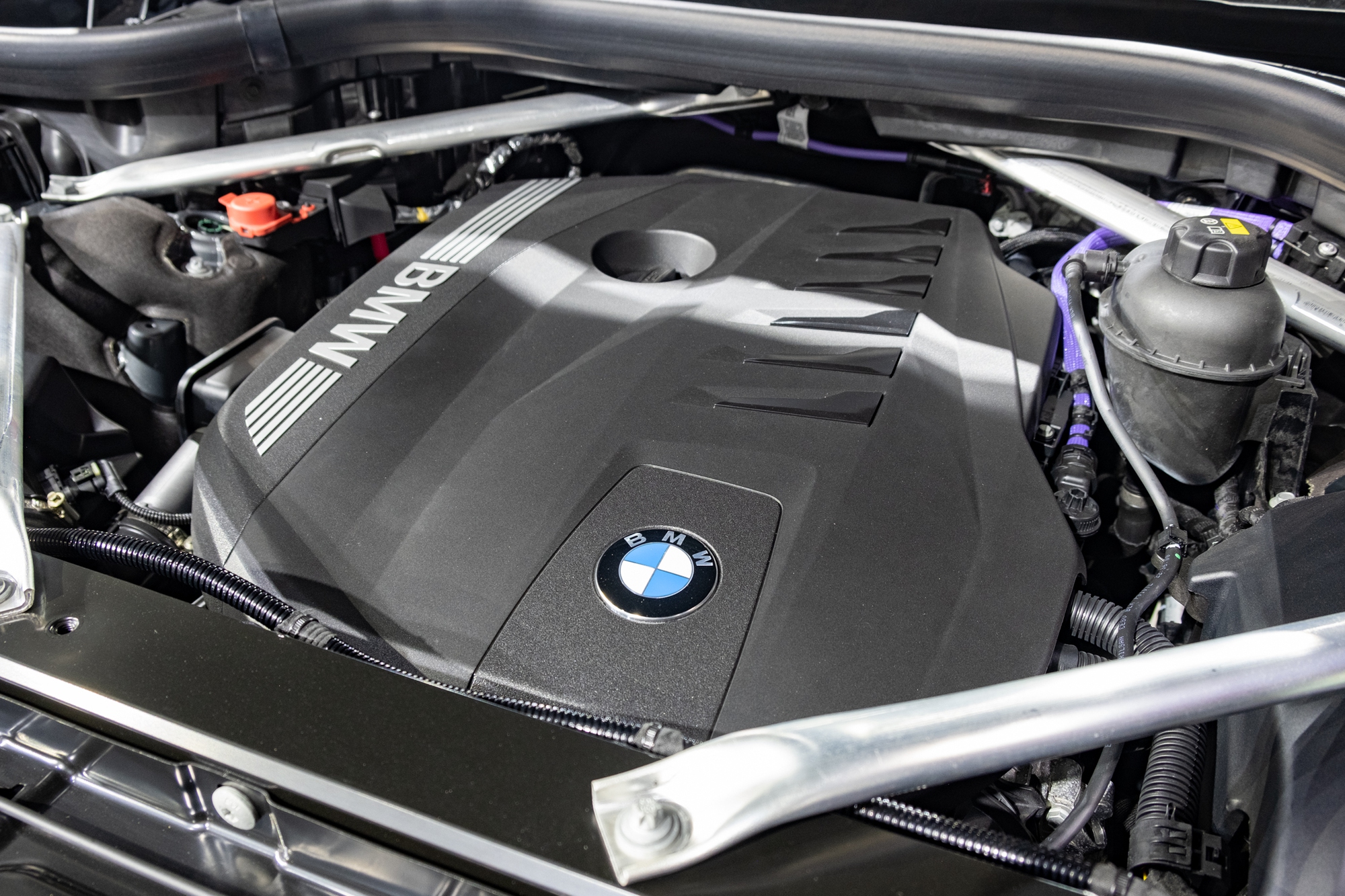 Ảnh thực tế BMW X7 2023 giá gần 6,3 tỷ đồng tại Việt Nam: Nâng cấp vài chi tiết chuẩn đẳng cấp xe nhà giàu - Ảnh 7.
