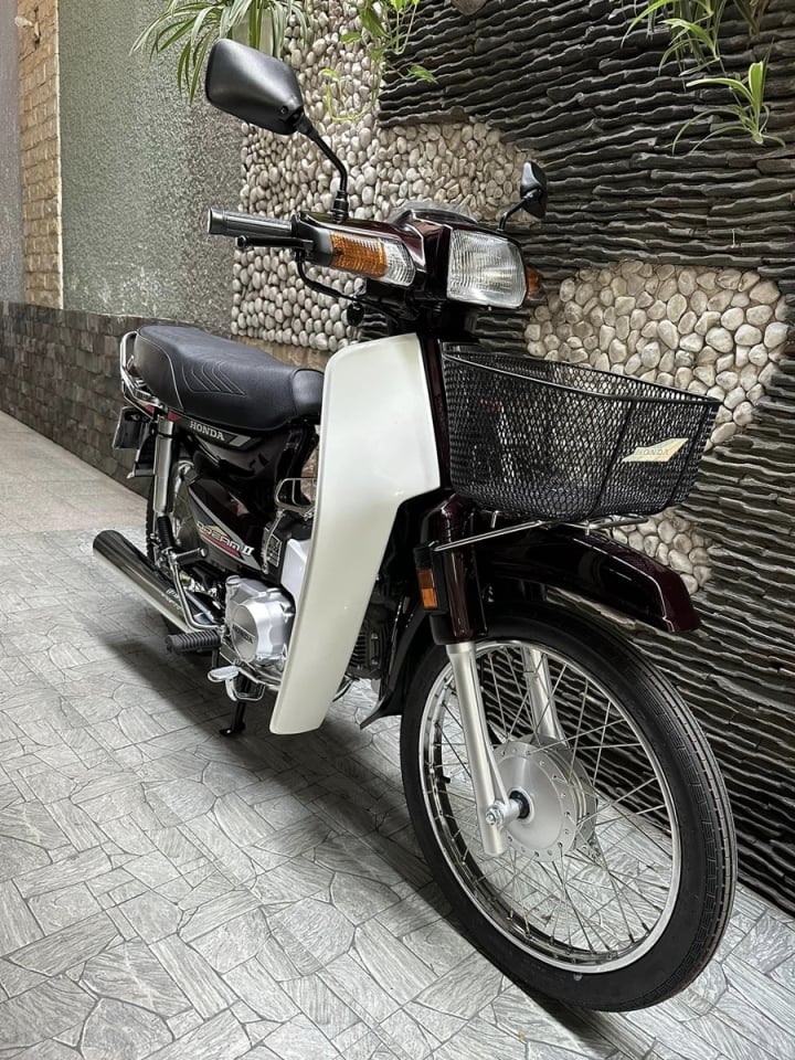 Honda Cub 82 cũ từ năm 1989 giá 150 đồng tại Hà Nội