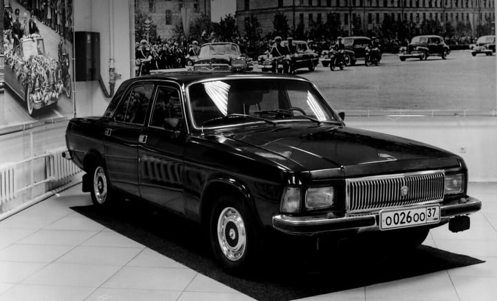 Có gì đặc biệt bên trong xe hơi của đặc vụ KGB? - Ảnh 2.