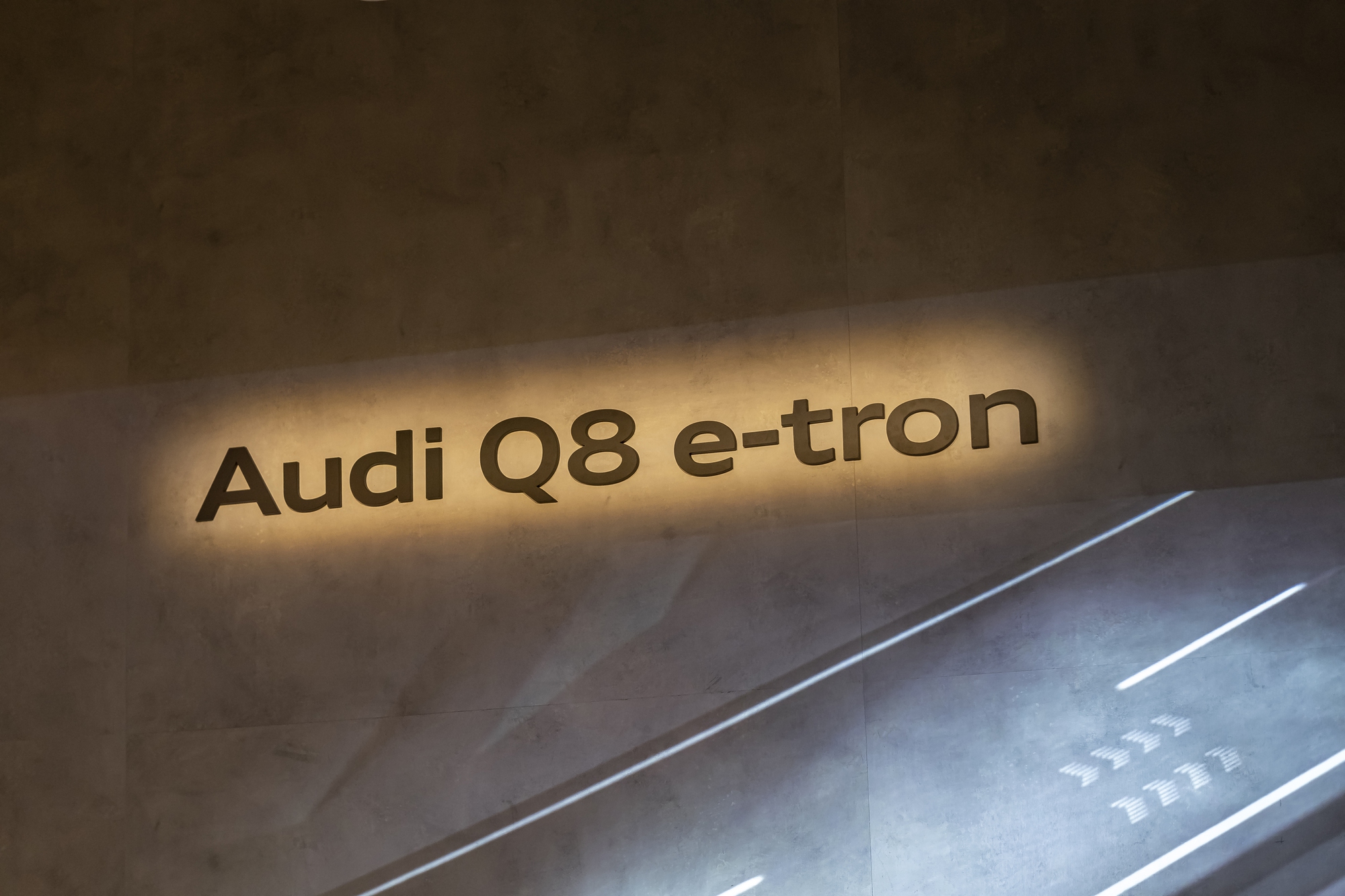 Cận cảnh Audi Q8 e-tron 2023: Sẽ sớm ra mắt tại Việt Nam, đã có hàng chục đơn đặt hàng  - Ảnh 13.