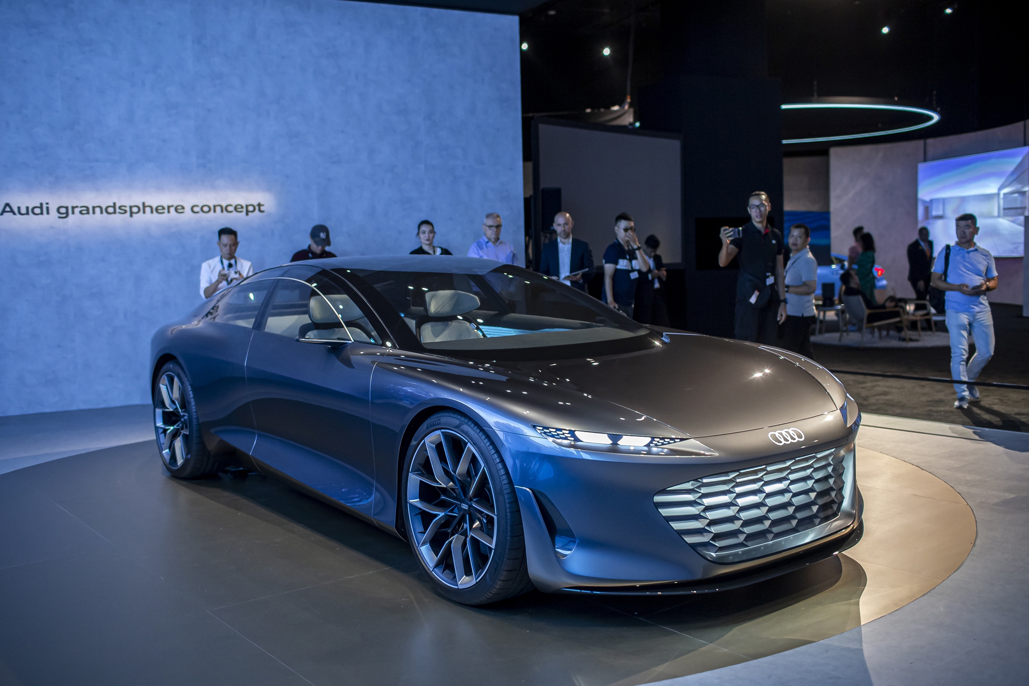 Grandsphere Concept: ‘Máy bay trên 4 bánh xe’, ‘bản nháp’ mẫu xe bậc nhất của Audi - Ảnh 3.