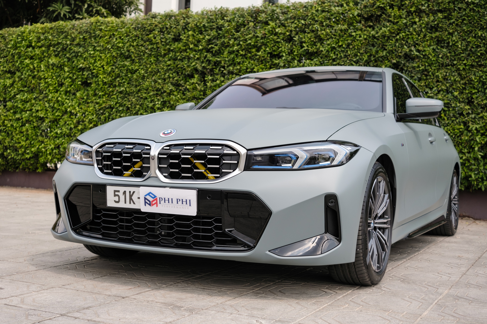 Thợ Việt lột xác BMW 330i cũ thành bản mới trong 2 ngày: Toàn hàng chính hãng, hết 140 triệu đồng  - Ảnh 8.