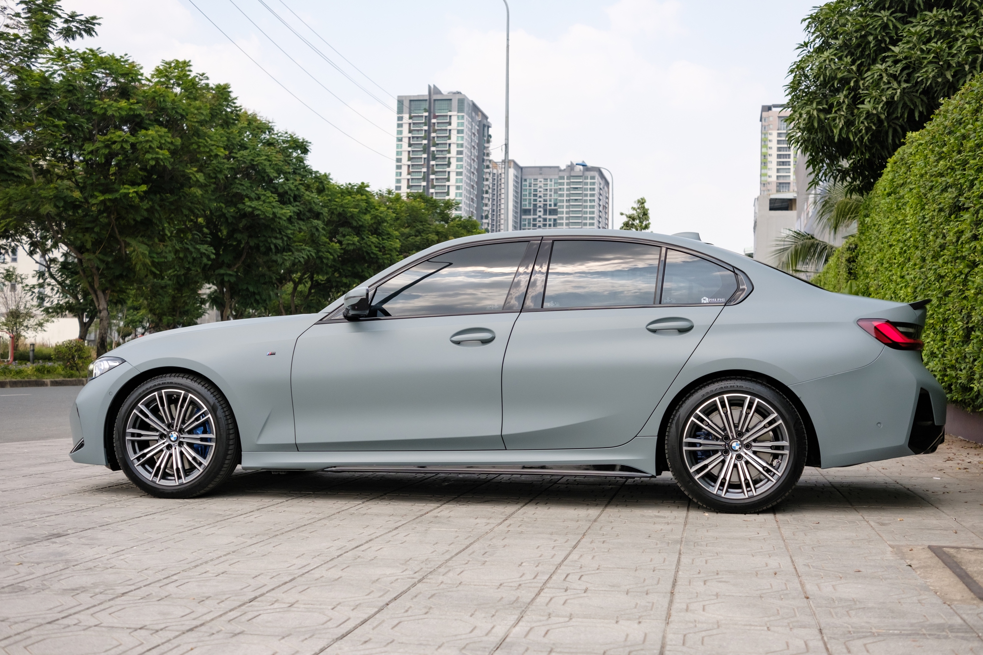 Thợ Việt lột xác BMW 330i cũ thành bản mới trong 2 ngày: Toàn hàng chính hãng, hết 140 triệu đồng  - Ảnh 6.