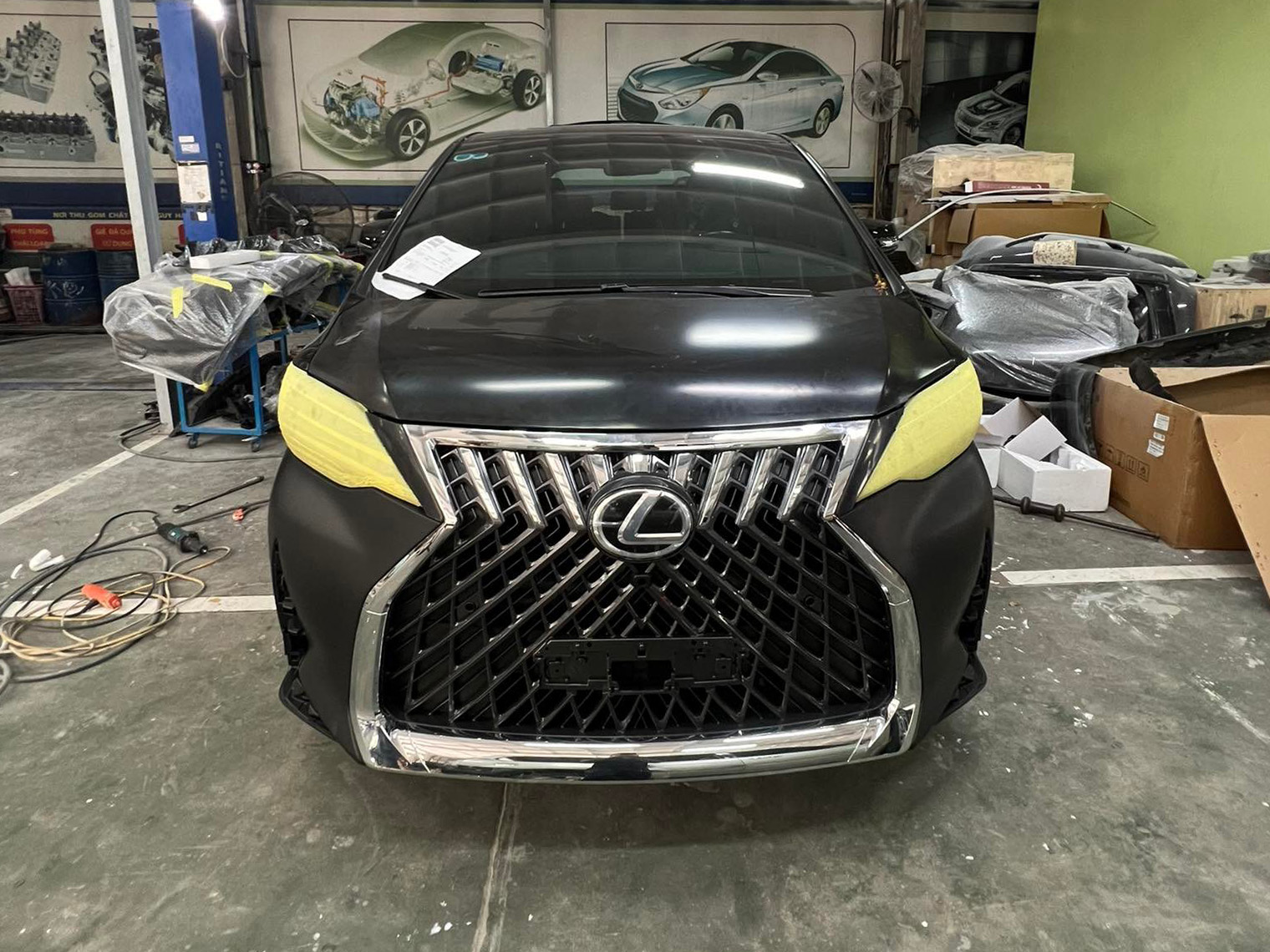 Chỉ mất 3 ngày, tốn 300 triệu, thợ Việt lột xác Toyota Alphard trông giống hệt Lexus LM giá hơn 7 tỷ, nhìn ngoài khó phân biệt nổi hàng độ - Ảnh 5.