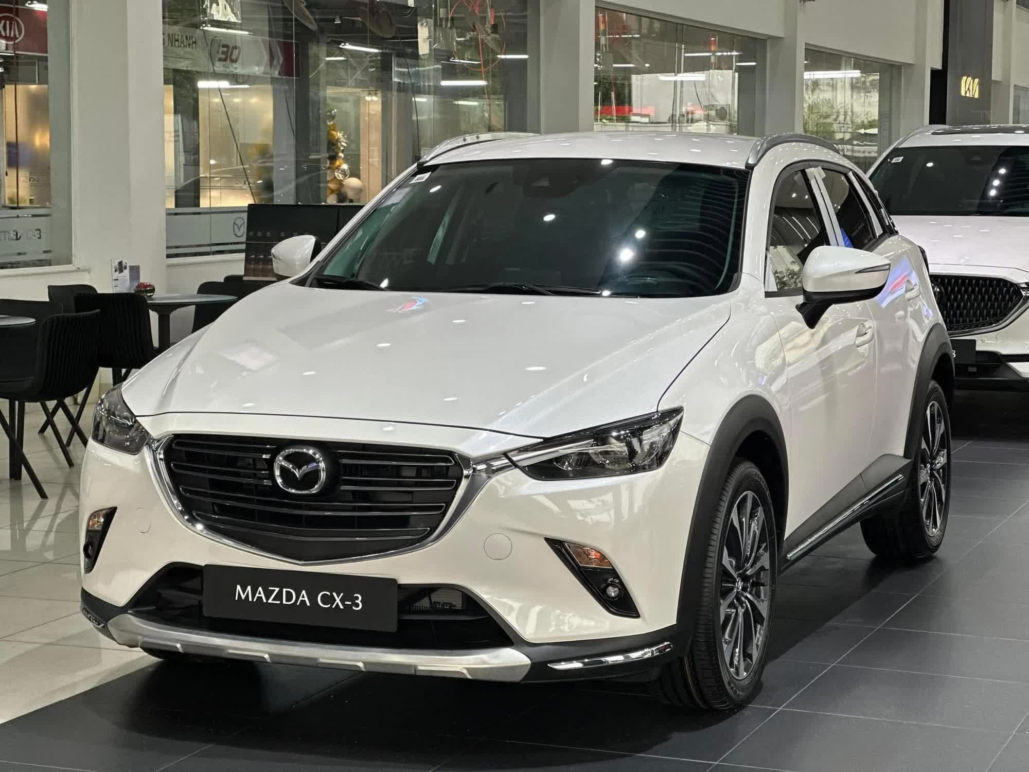 Mazda CX-3 lần đầu giảm 100 triệu tại Việt Nam: Giá khởi điểm chỉ ngang  Sonet, nỗ lực tìm khách trước Creta và Seltos
