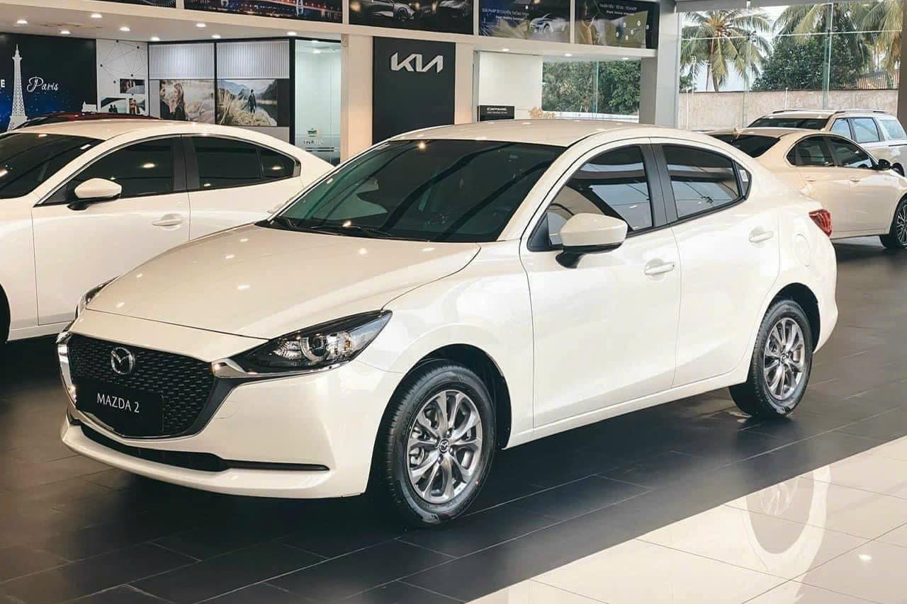 Mazda2, Attrage giảm giá mạnh, cạnh tranh nhóm Morning, i10 trong tầm 300-400 triệu - Ảnh 1.