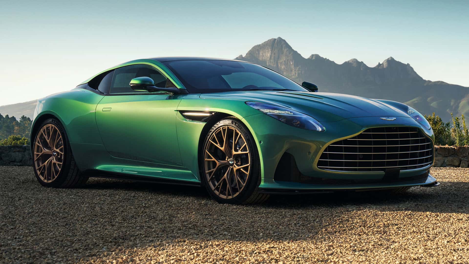 Aston Martin chính thức chào hàng giới đại gia siêu phẩm DB12 hoàn toàn mới - Ảnh 1.